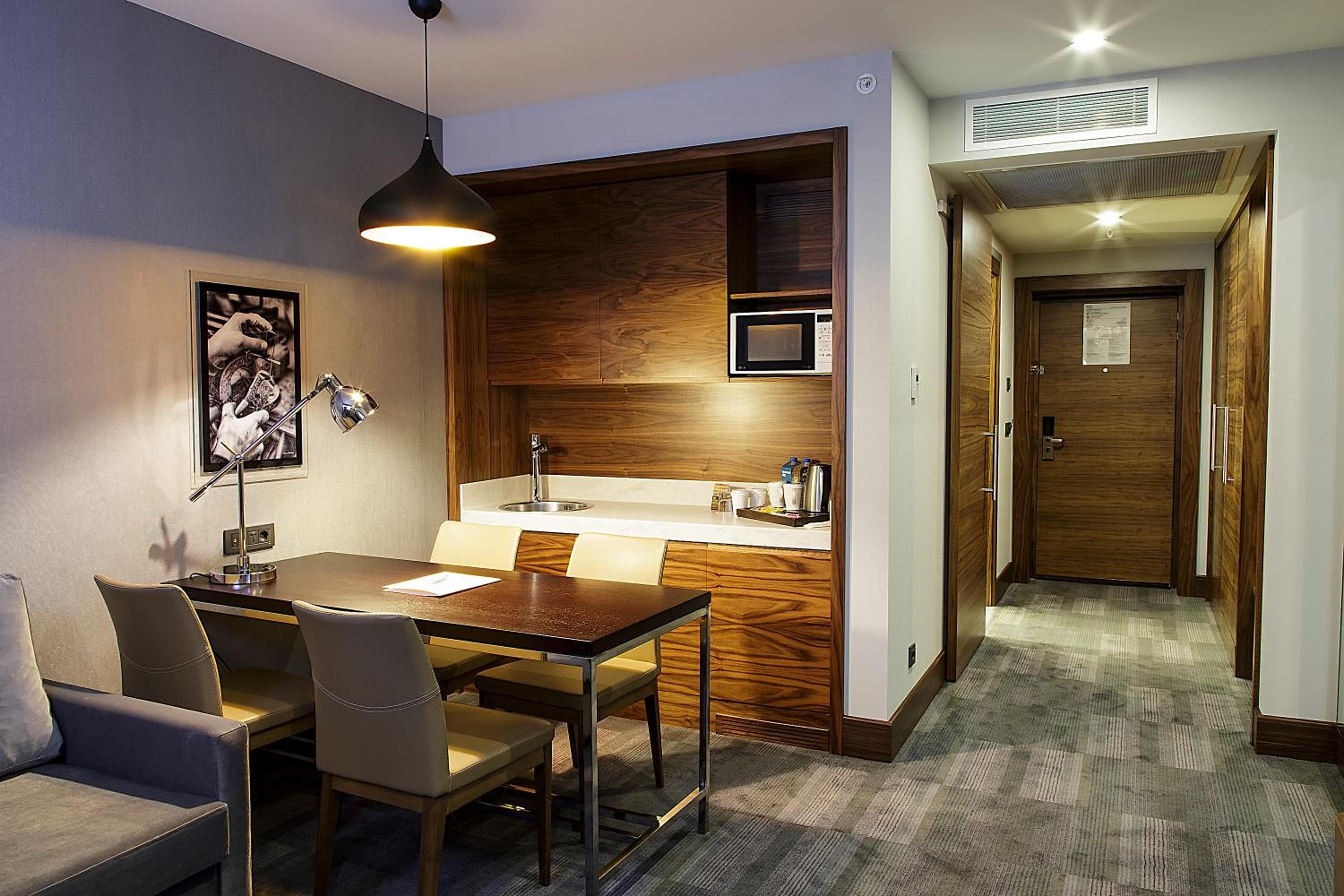 Bof Hotels Business