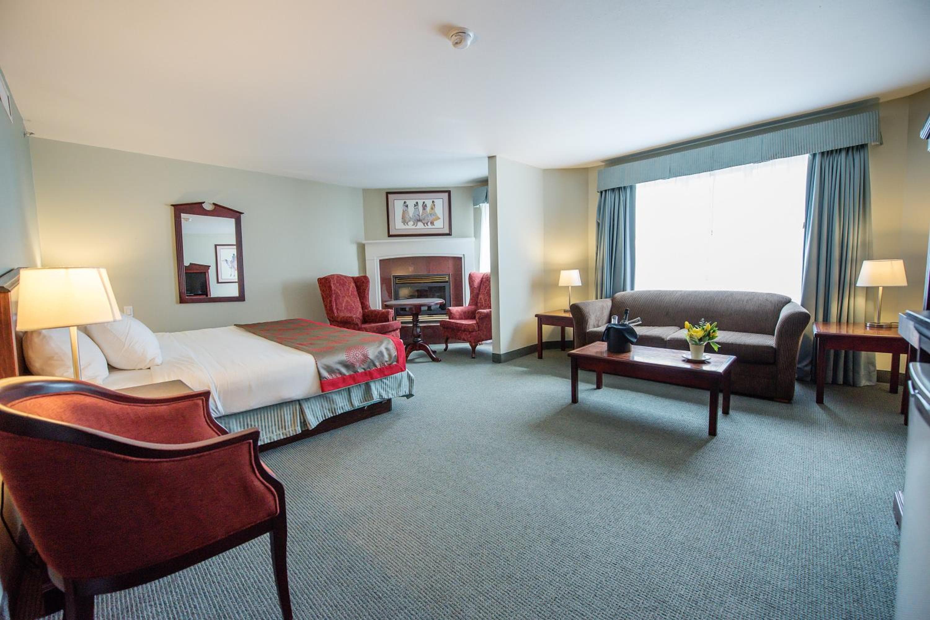 Harrison Lake Hotel