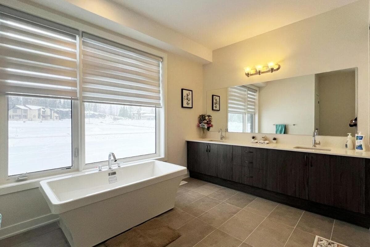 Luxury Muskoka Cottage, Private Retreat, Ski, Beach & Algonquin Access