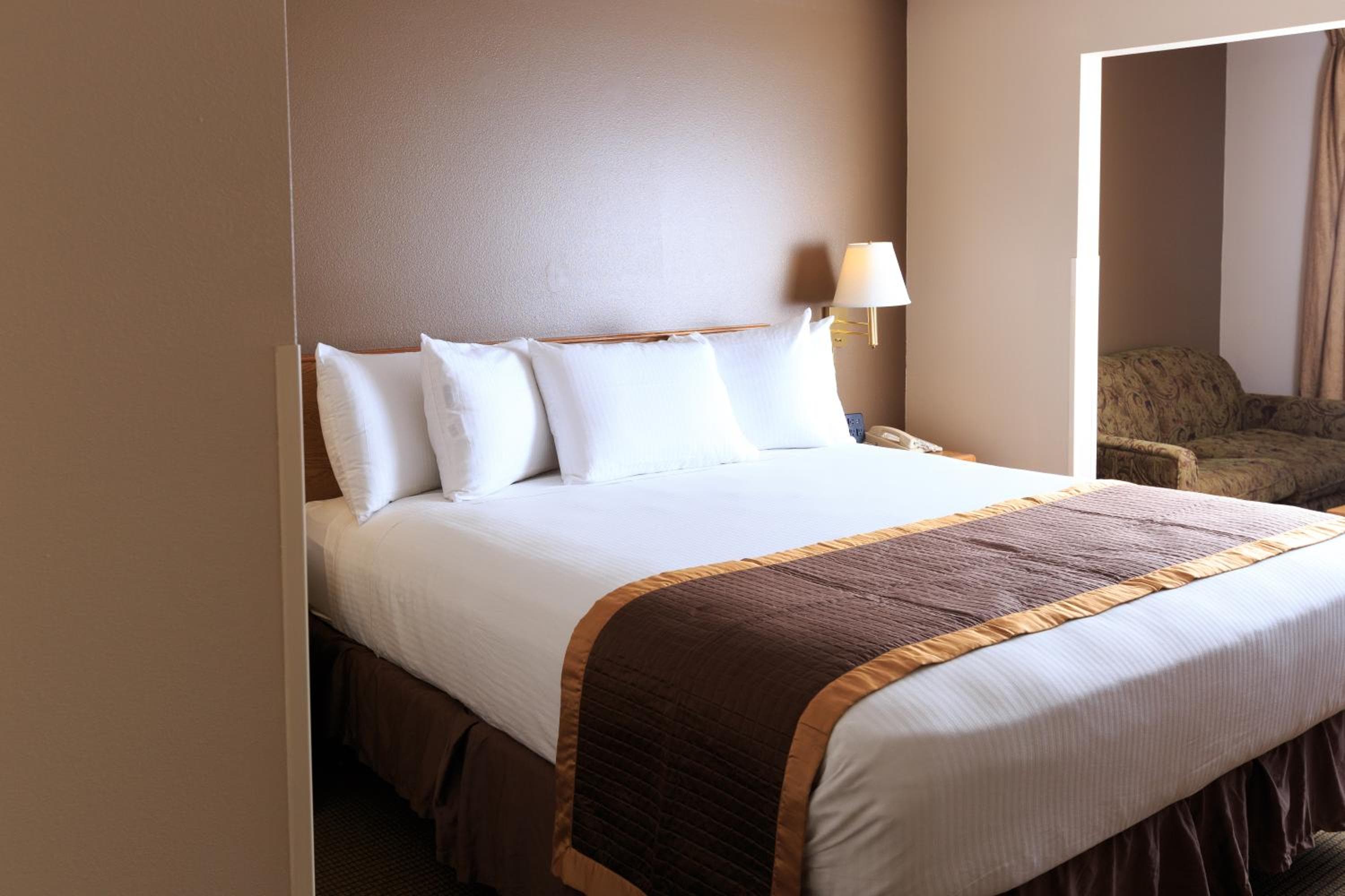 New Victorian Inn & Suites Lincoln