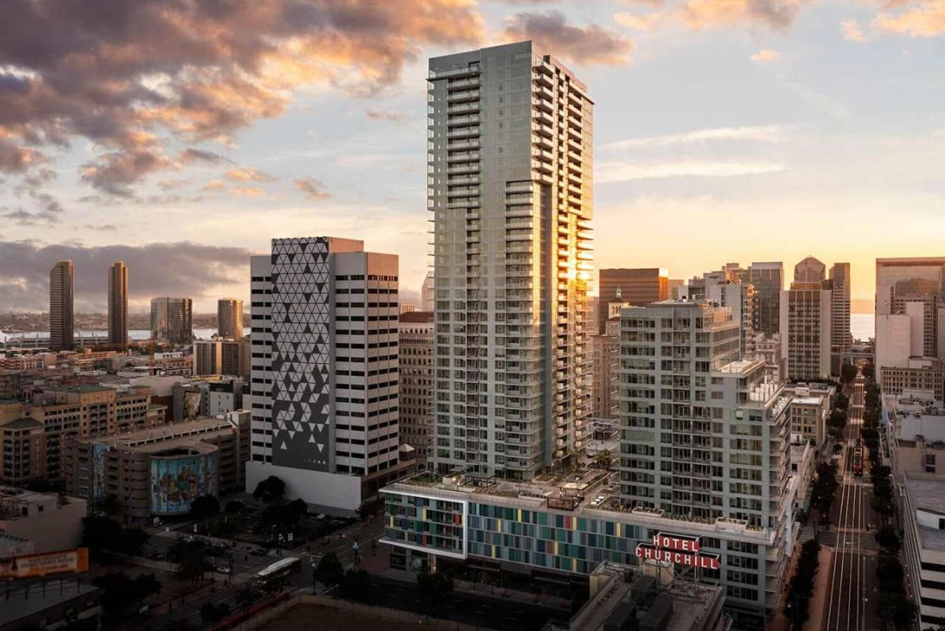 Luxury 39th-Floor Sky Residence, Ocean Views
