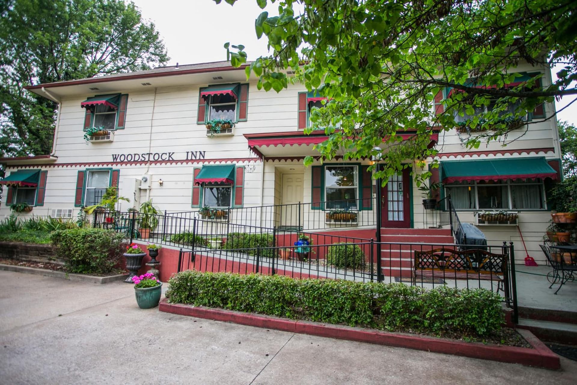 Woodstock Inn Bed & Breakfast
