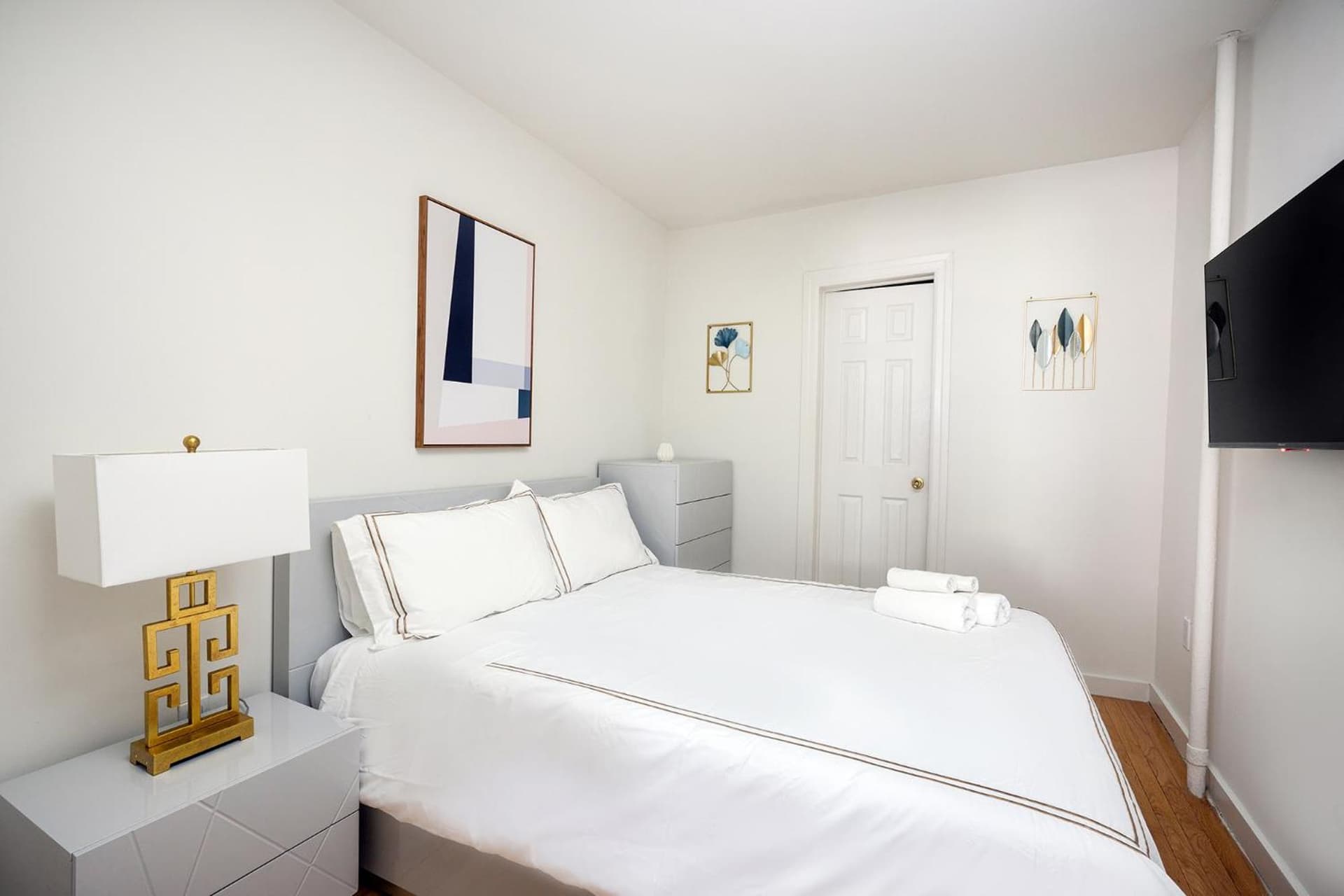 Prime Upper west Side Location 1 Bedroom Apt