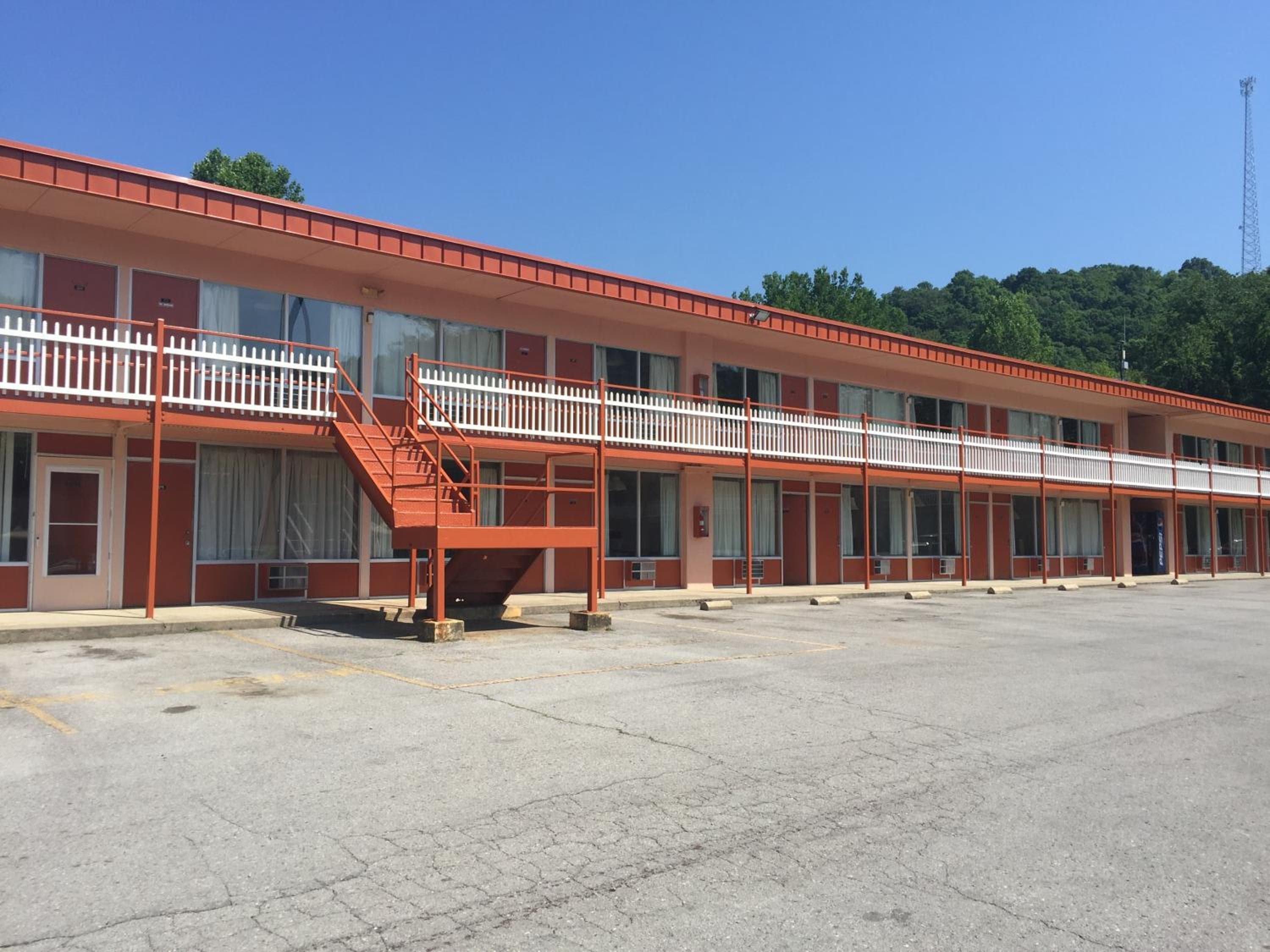 Daniel Boone Motor Inn