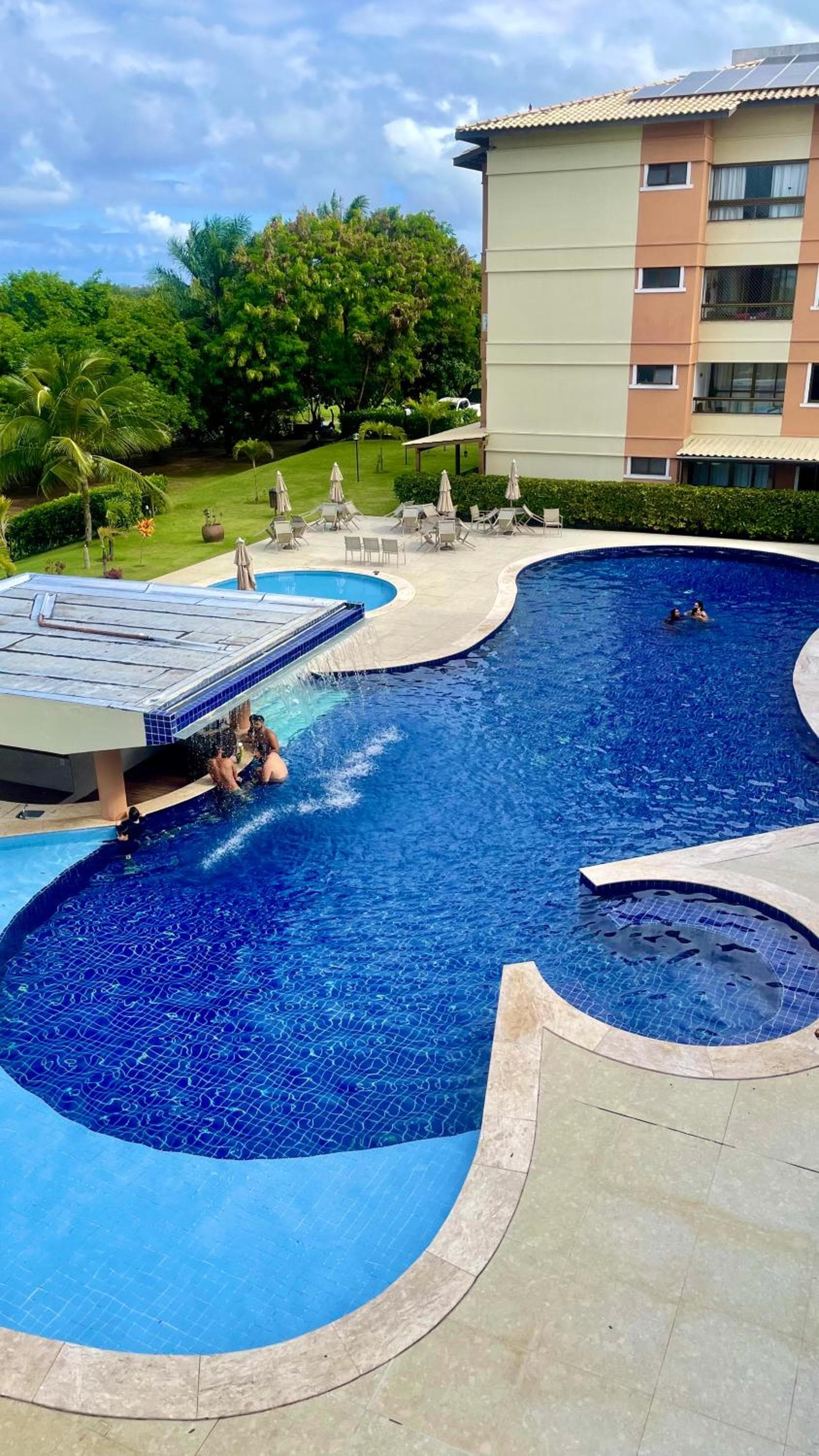 Cobertura duplex luxuosa na Praia de Guarajuba, seu Pet é bem vindo