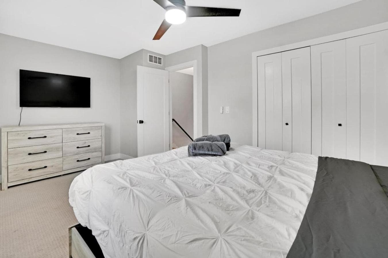Stylish Arvada Duplex 10 Min to Olde Town and Denver