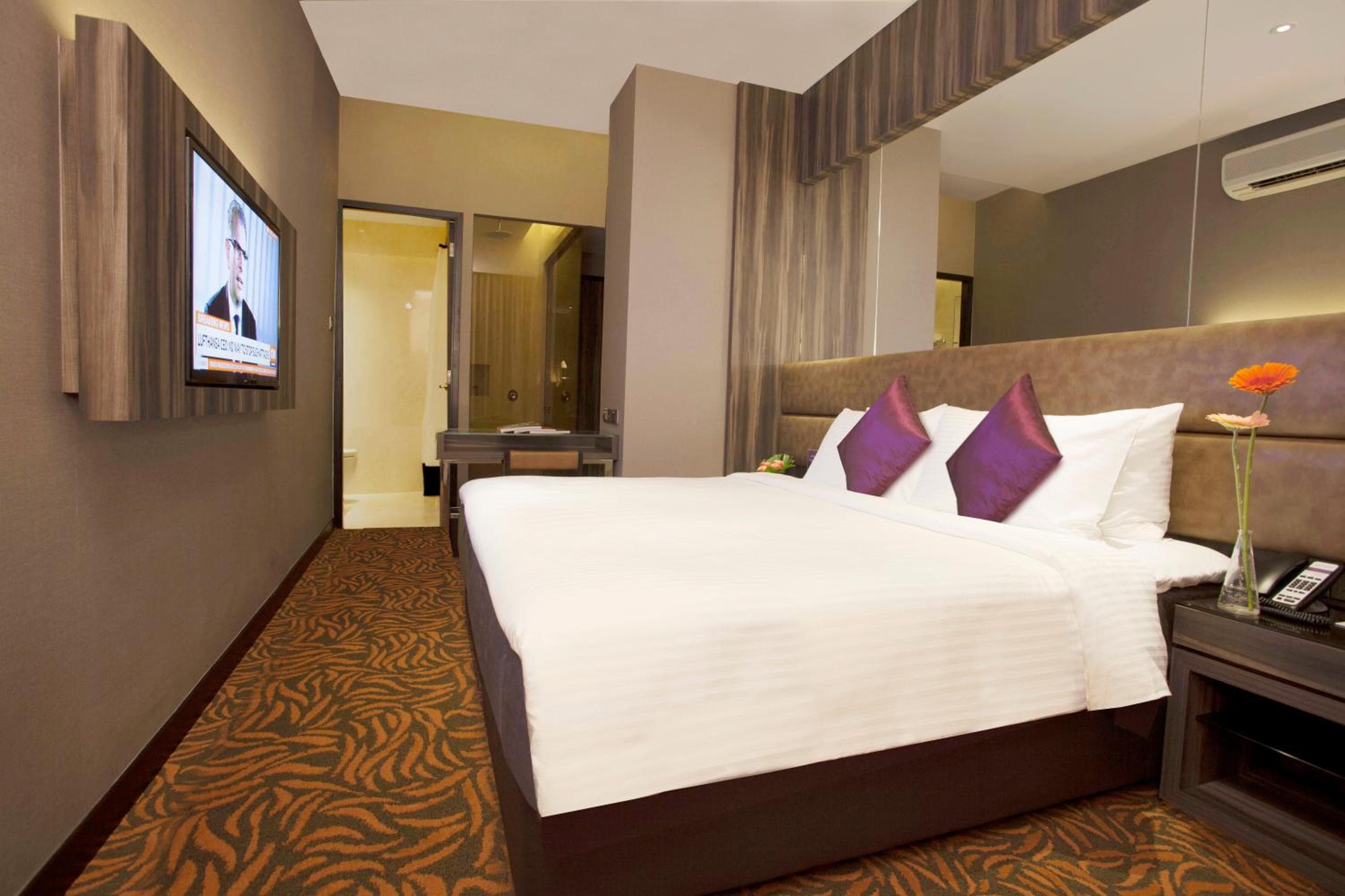Aqueen Hotel Paya Lebar