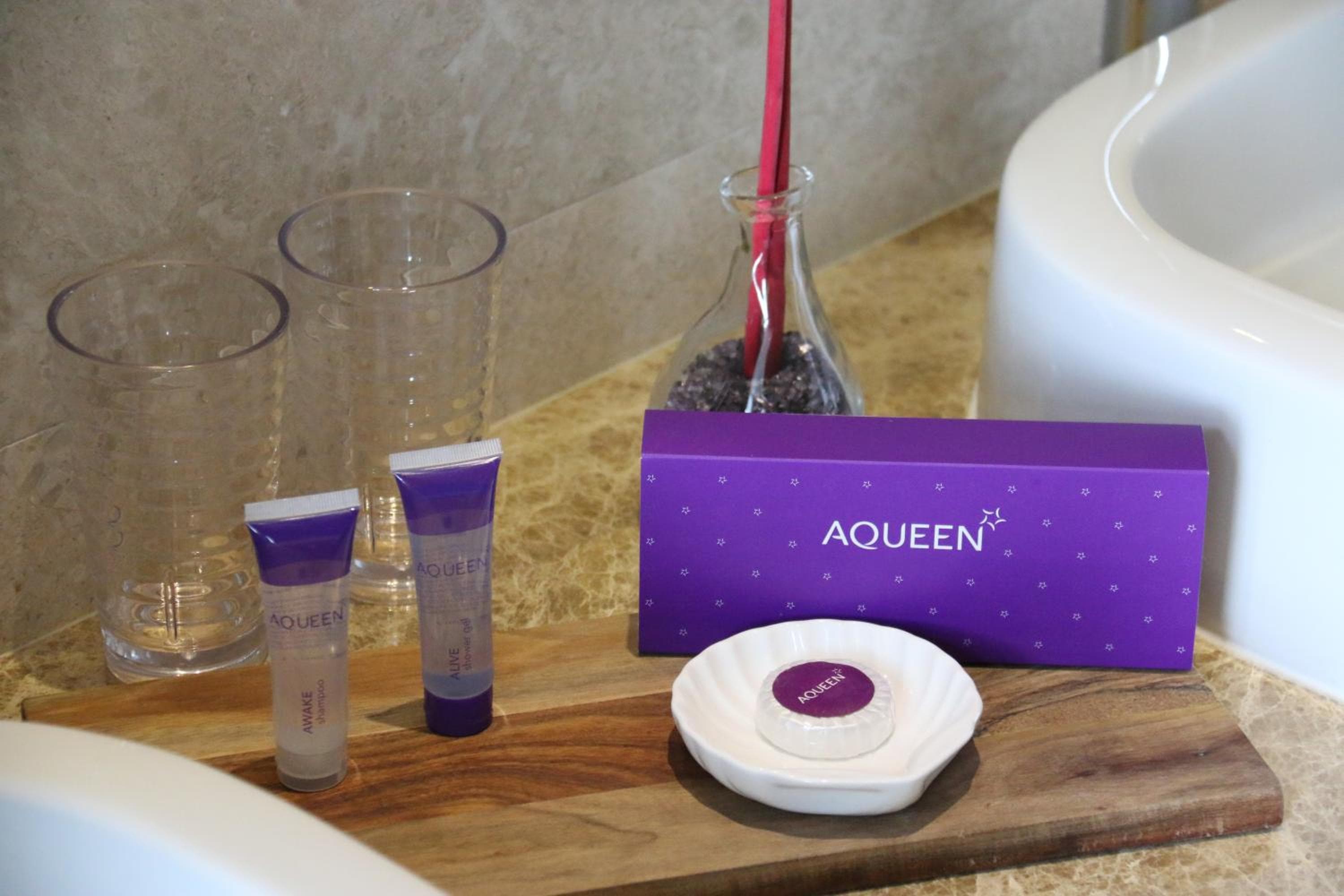 Aqueen Hotel Paya Lebar