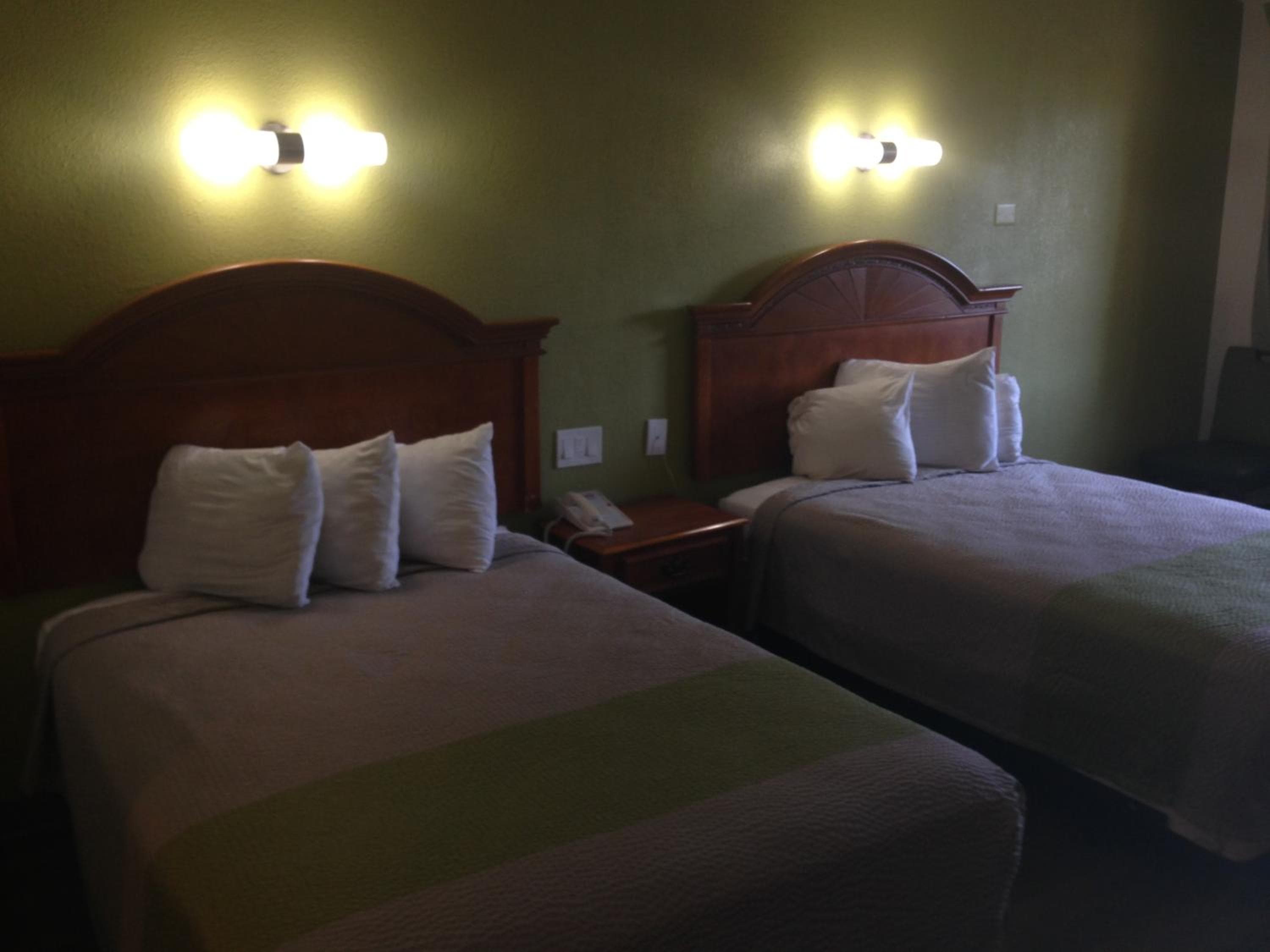 Red Carpet Inn - New Brunswick