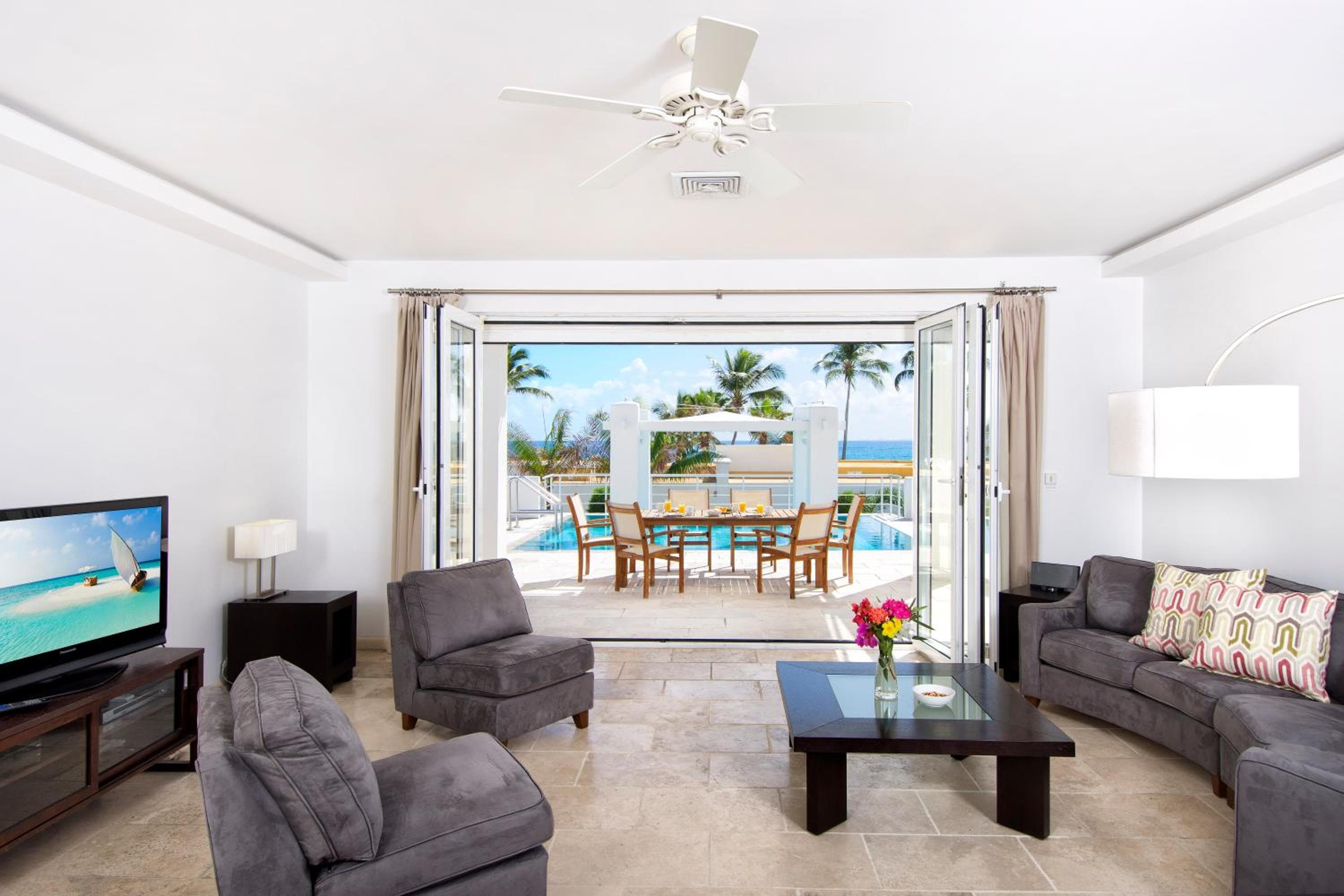 Coral Beach Club Villas & Marina