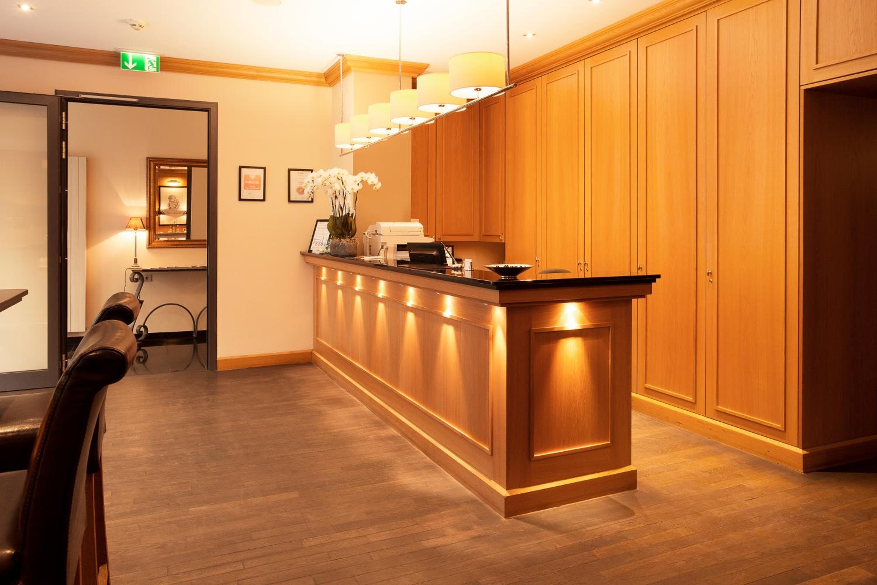TOWNHOUSE Hotel