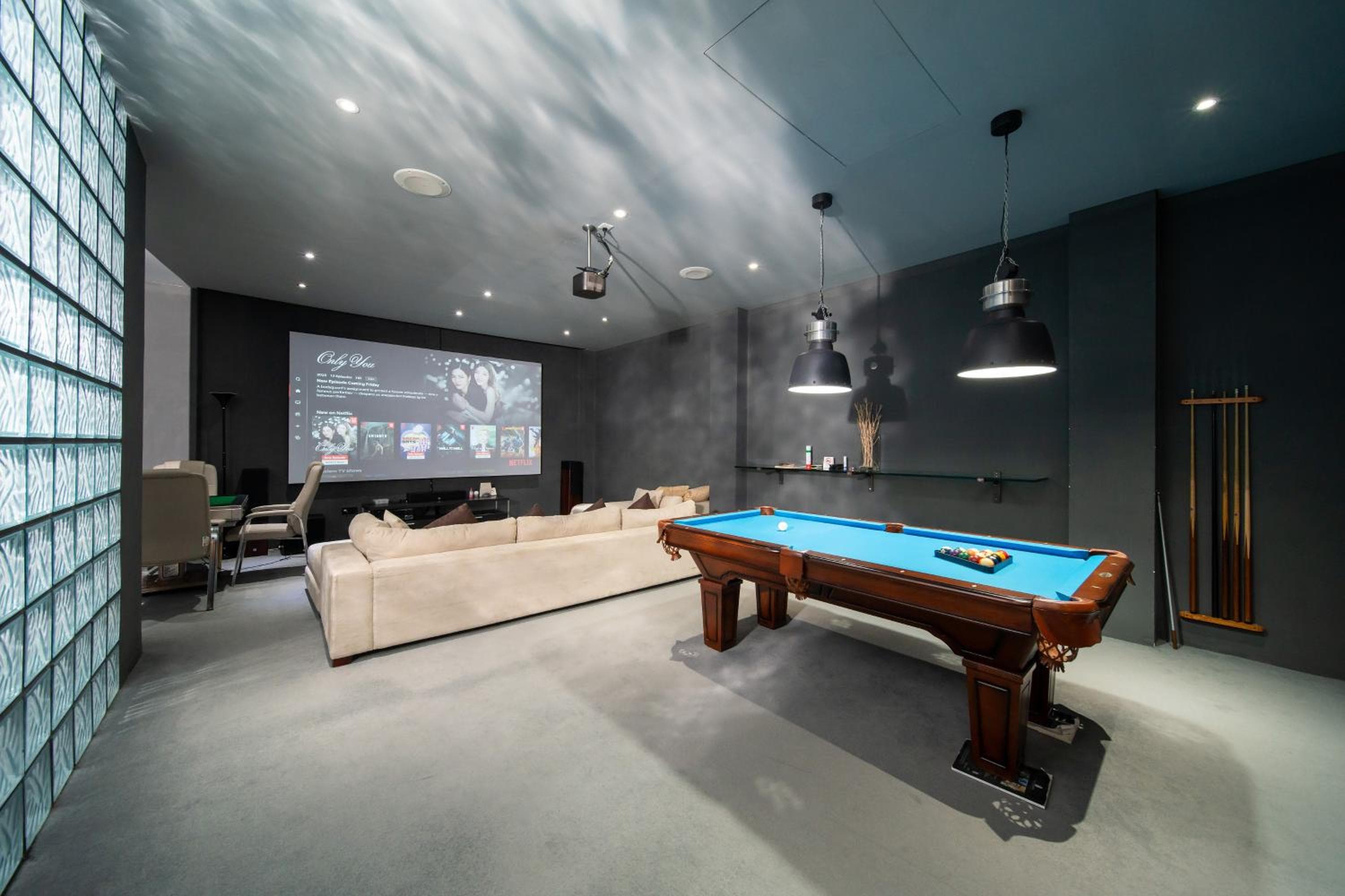 6BR Luxury Villa with 30m Pool, Cinema & Gym- Villa Serenity by Warm Plus