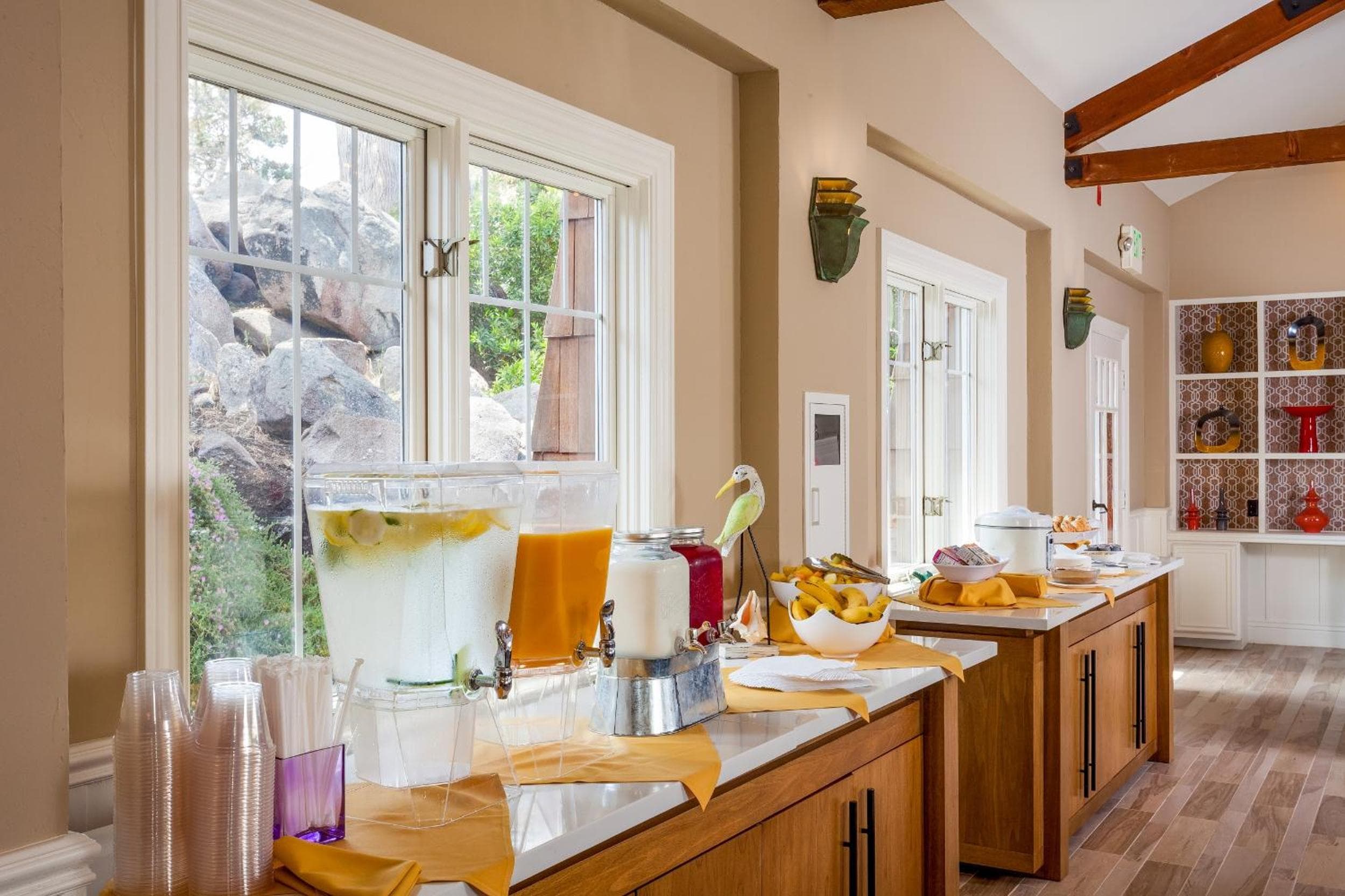 Lighthouse Lodge & Cottages