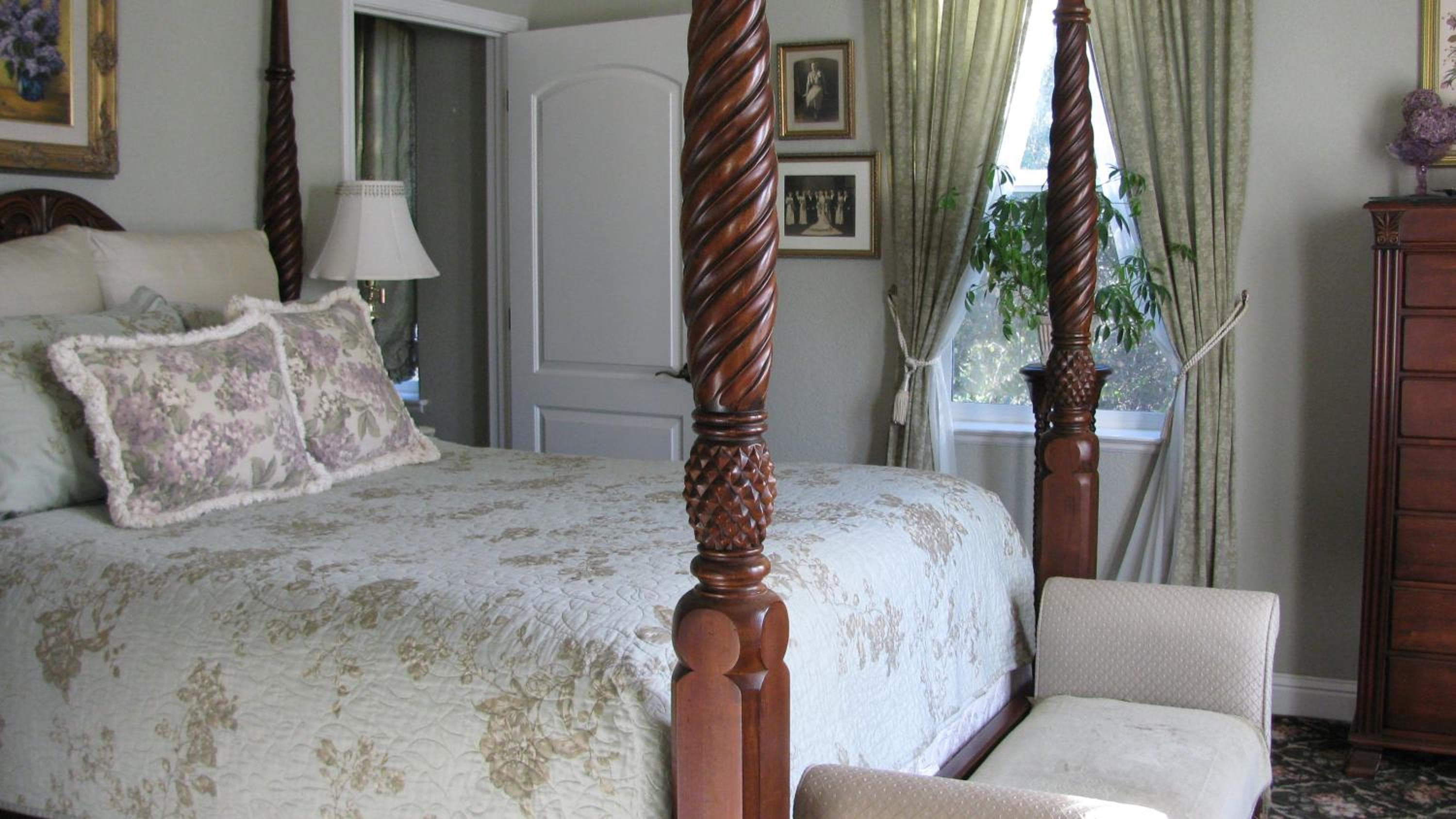 Yosemite Rose Bed and Breakfast