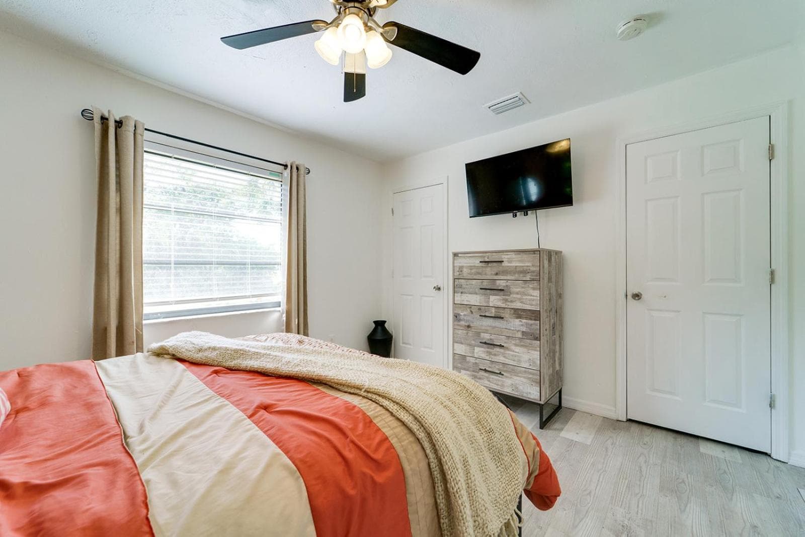 Work & Unwind in North Port Fenced Yard Cozy Lounge