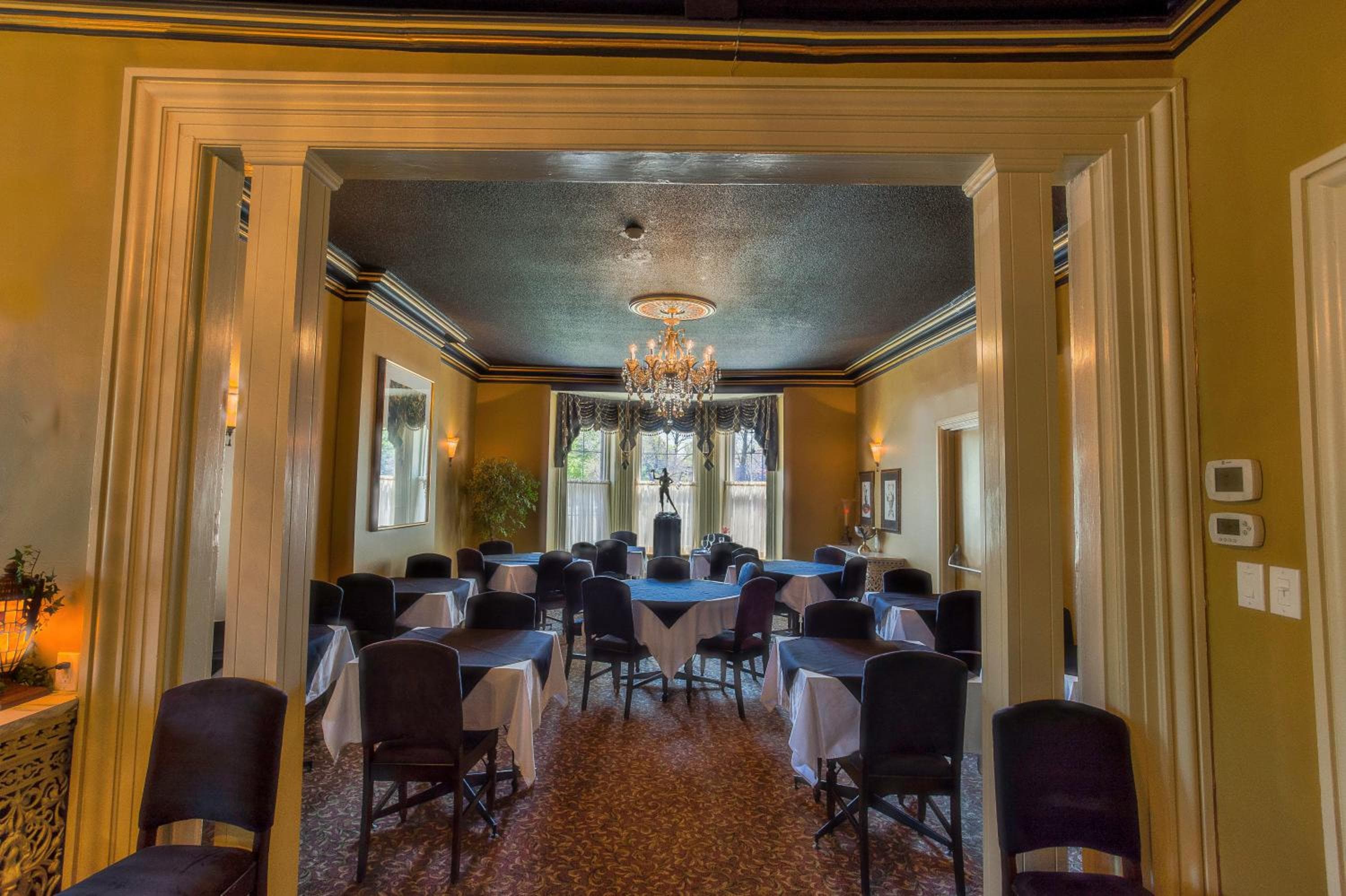 The Woodview Inn