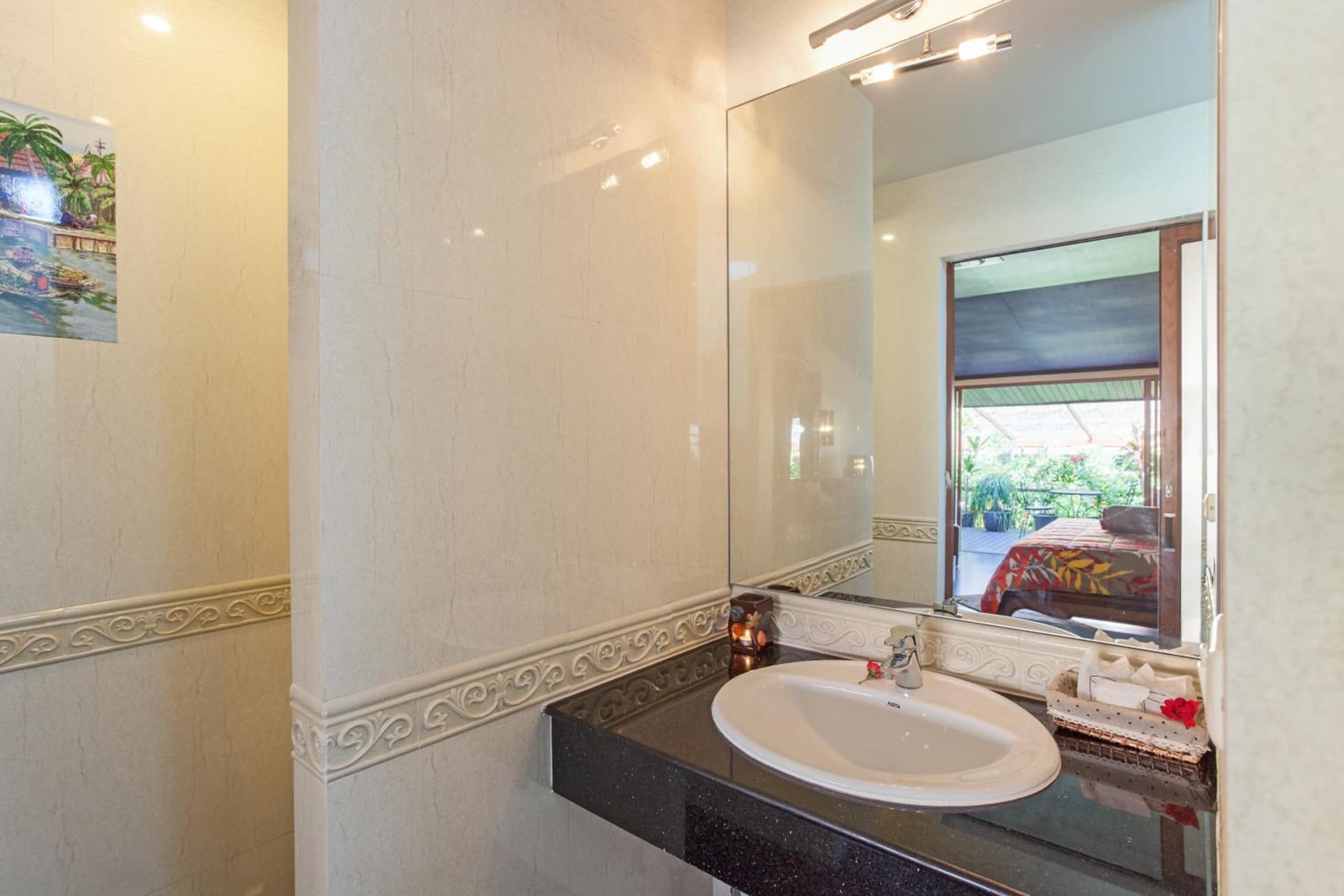 Tropica Bungalow Beach Hotel
