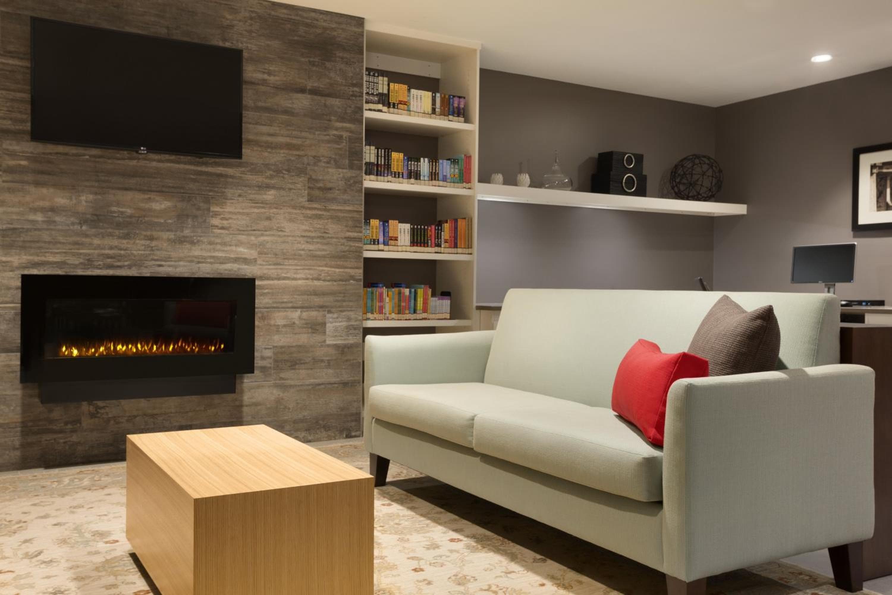 Country Inn & Suites by Radisson Asheville River Arts District