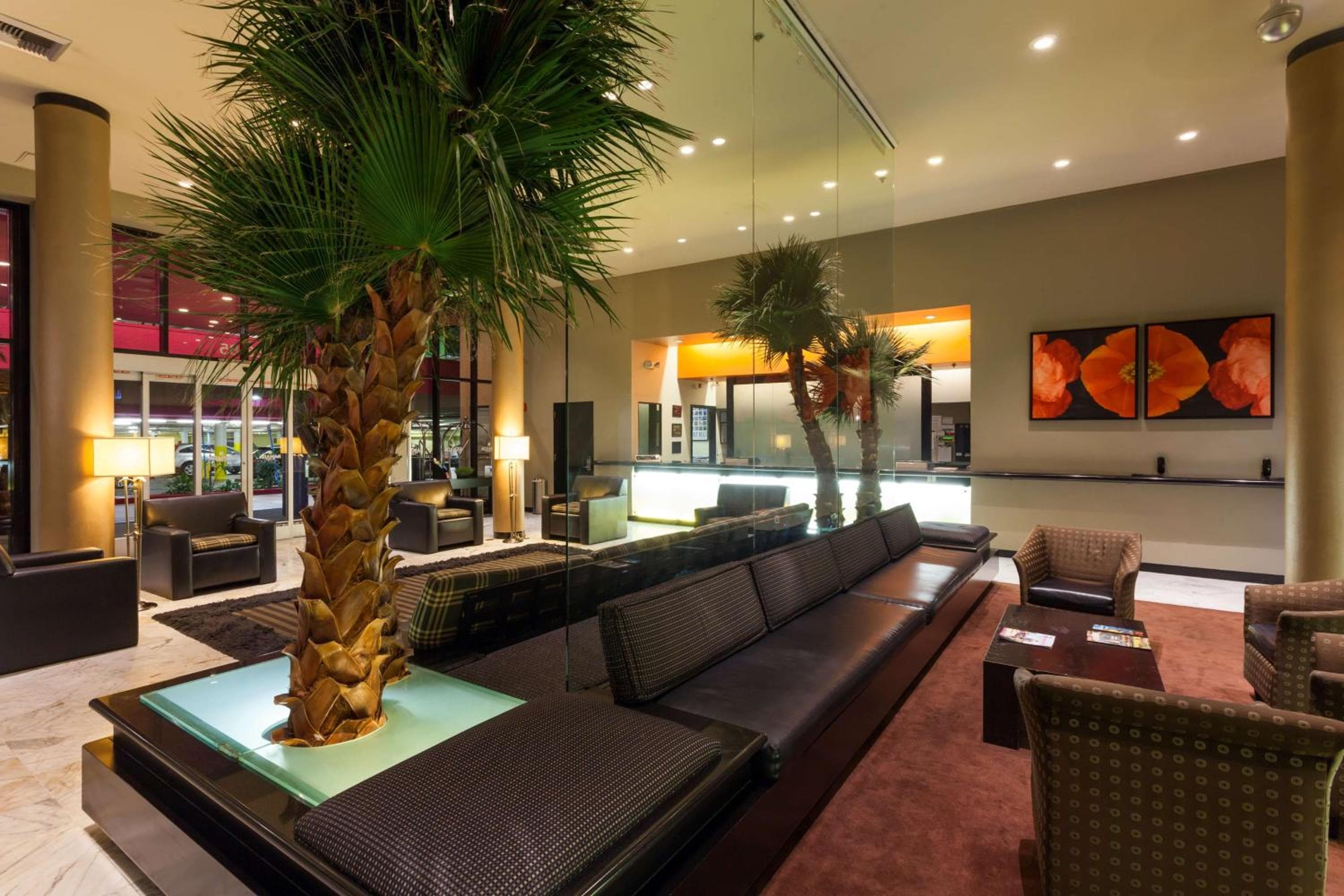 Ramada Plaza by Wyndham West Hollywood Hotel & Suites
