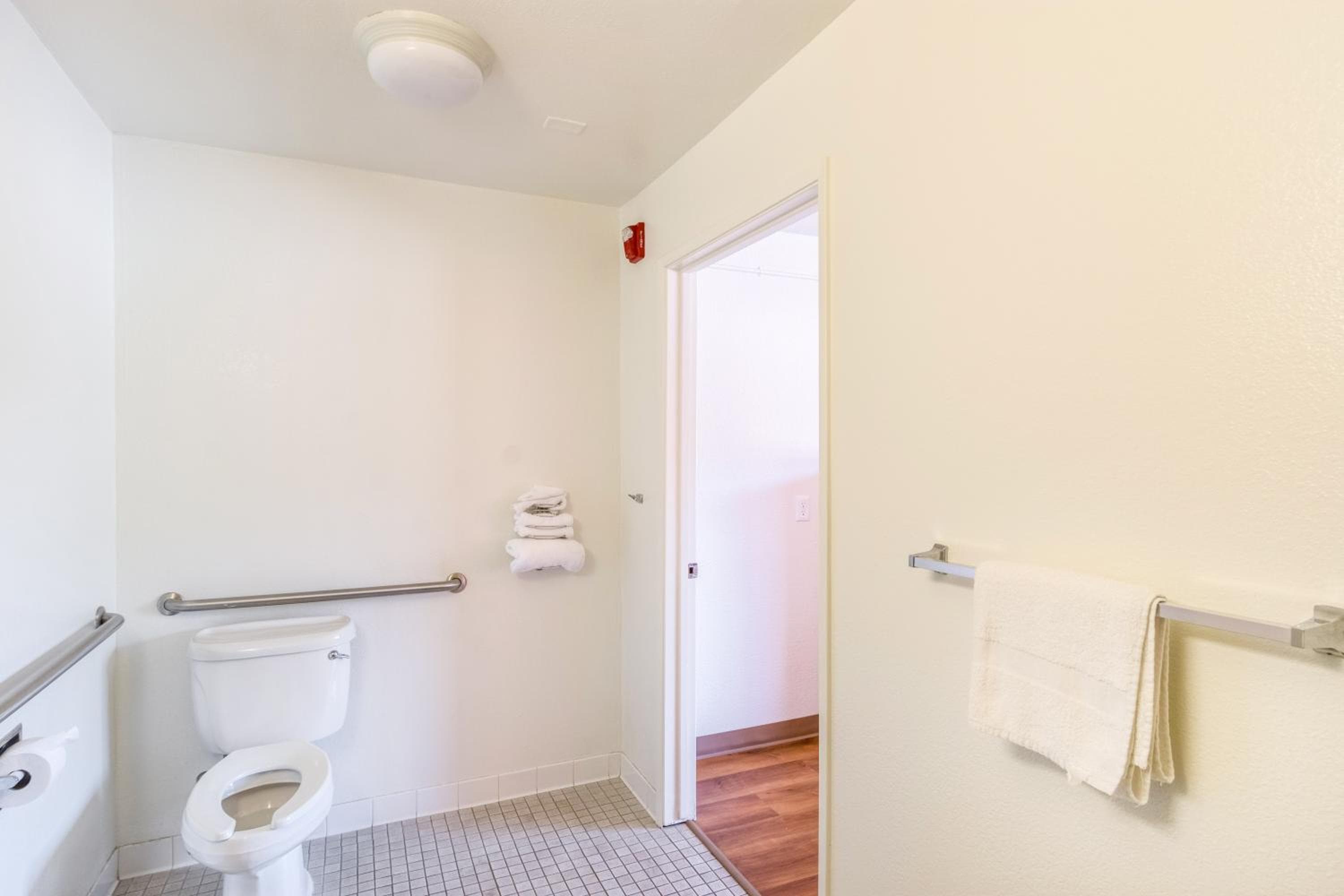 Motel 6-Redding, CA - Central