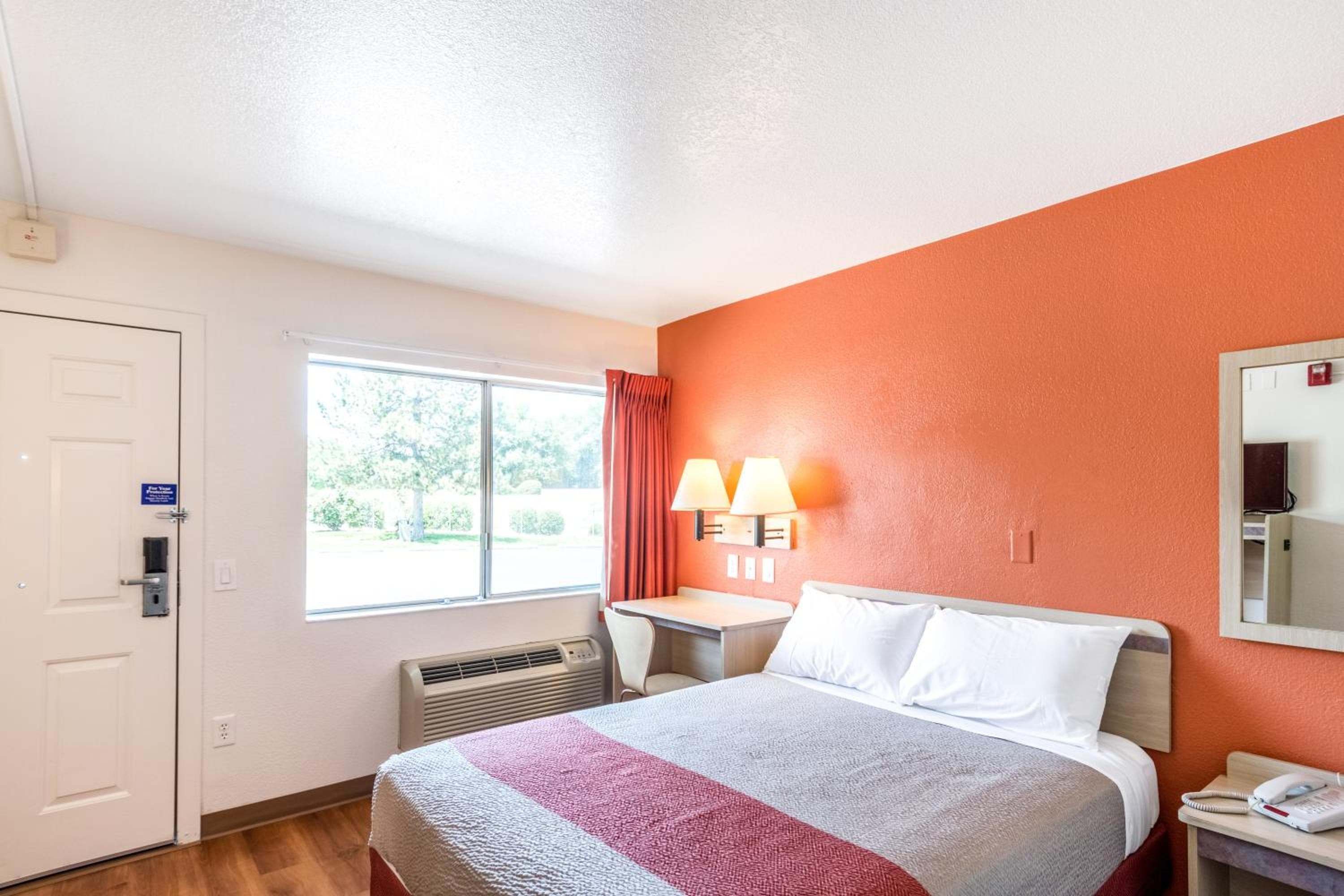 Motel 6-Redding, CA - Central