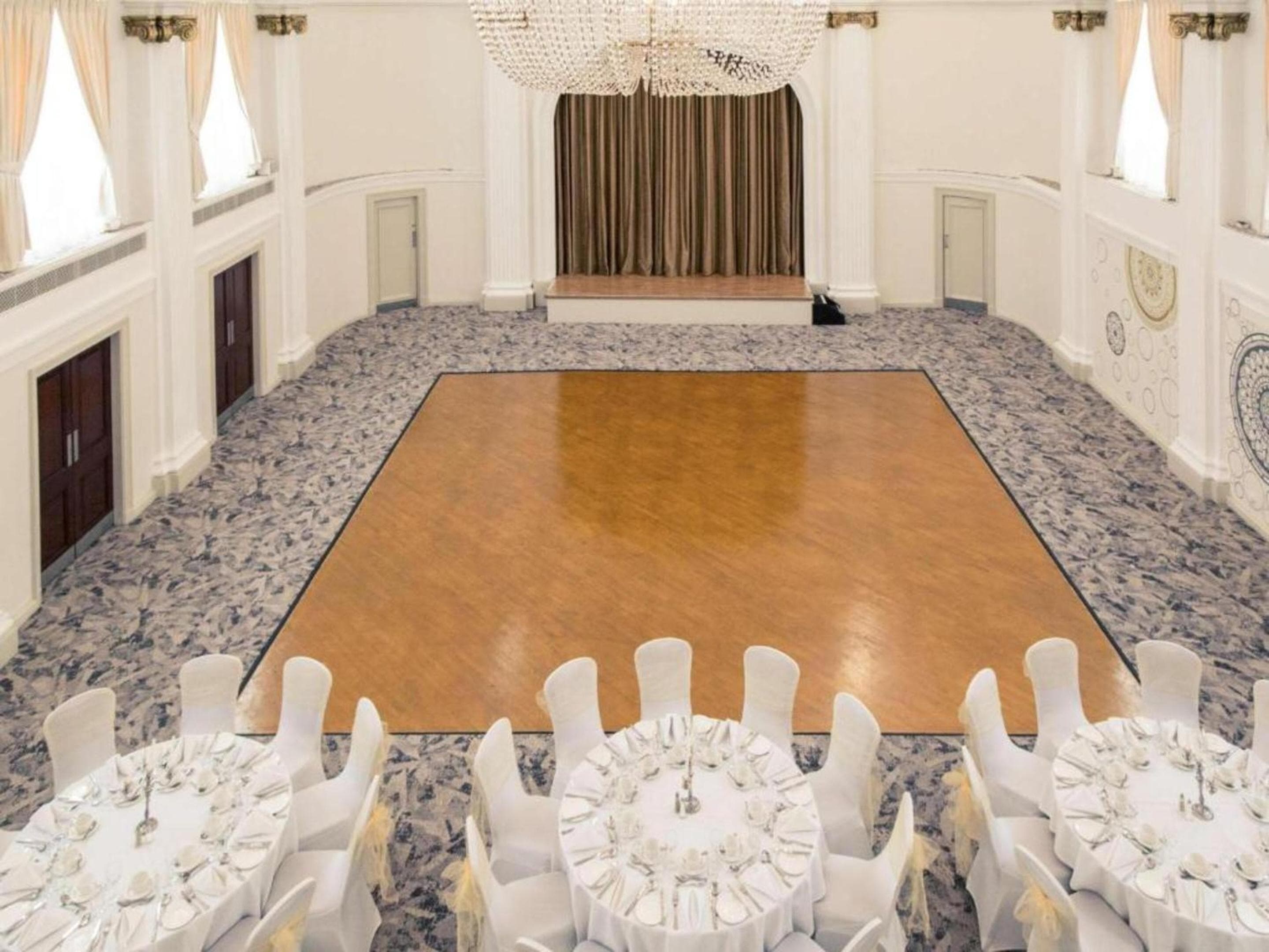 The Grand Bristol City Center By Dancenter