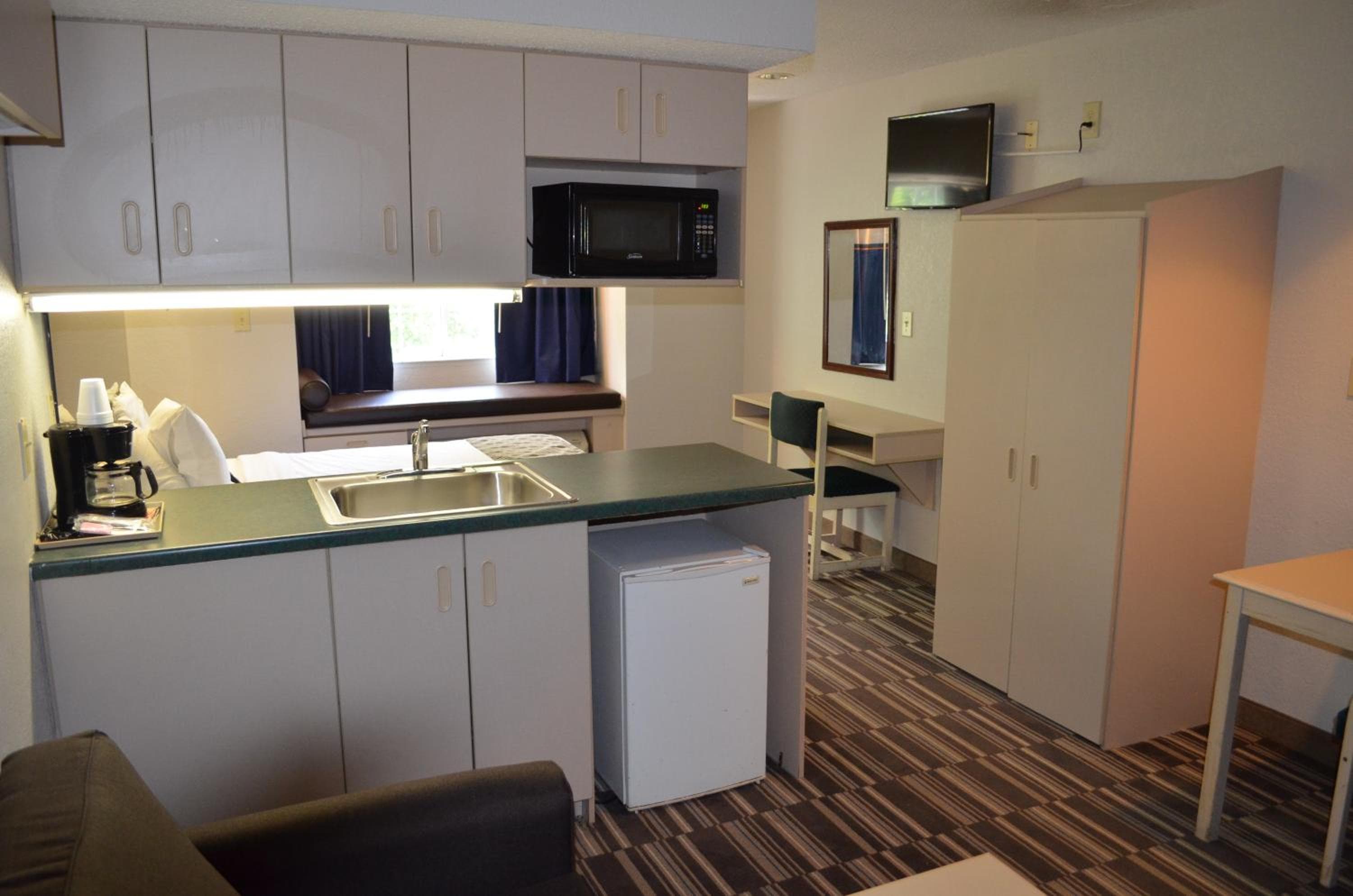 Stay Express inn and Suites Atlanta Union City