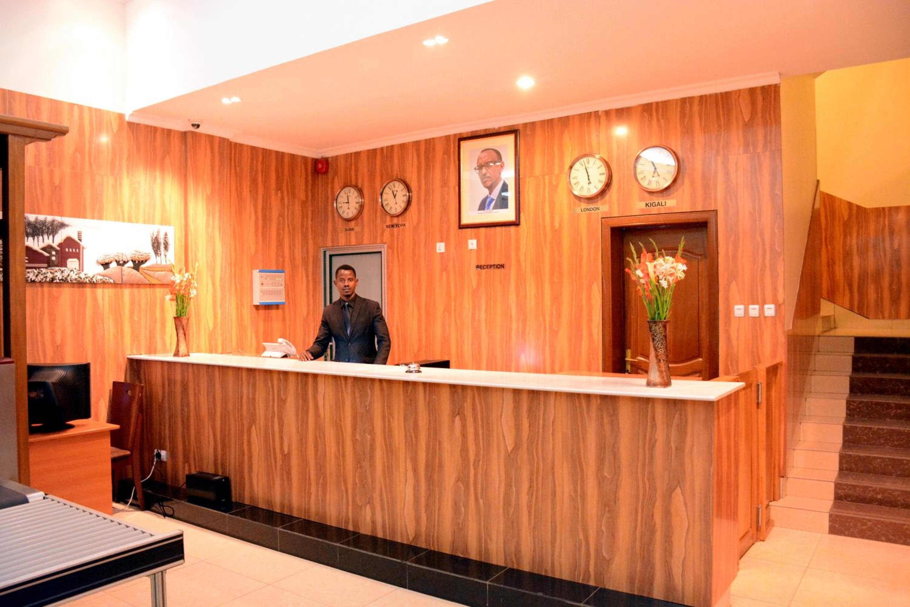 La Posh Hotel