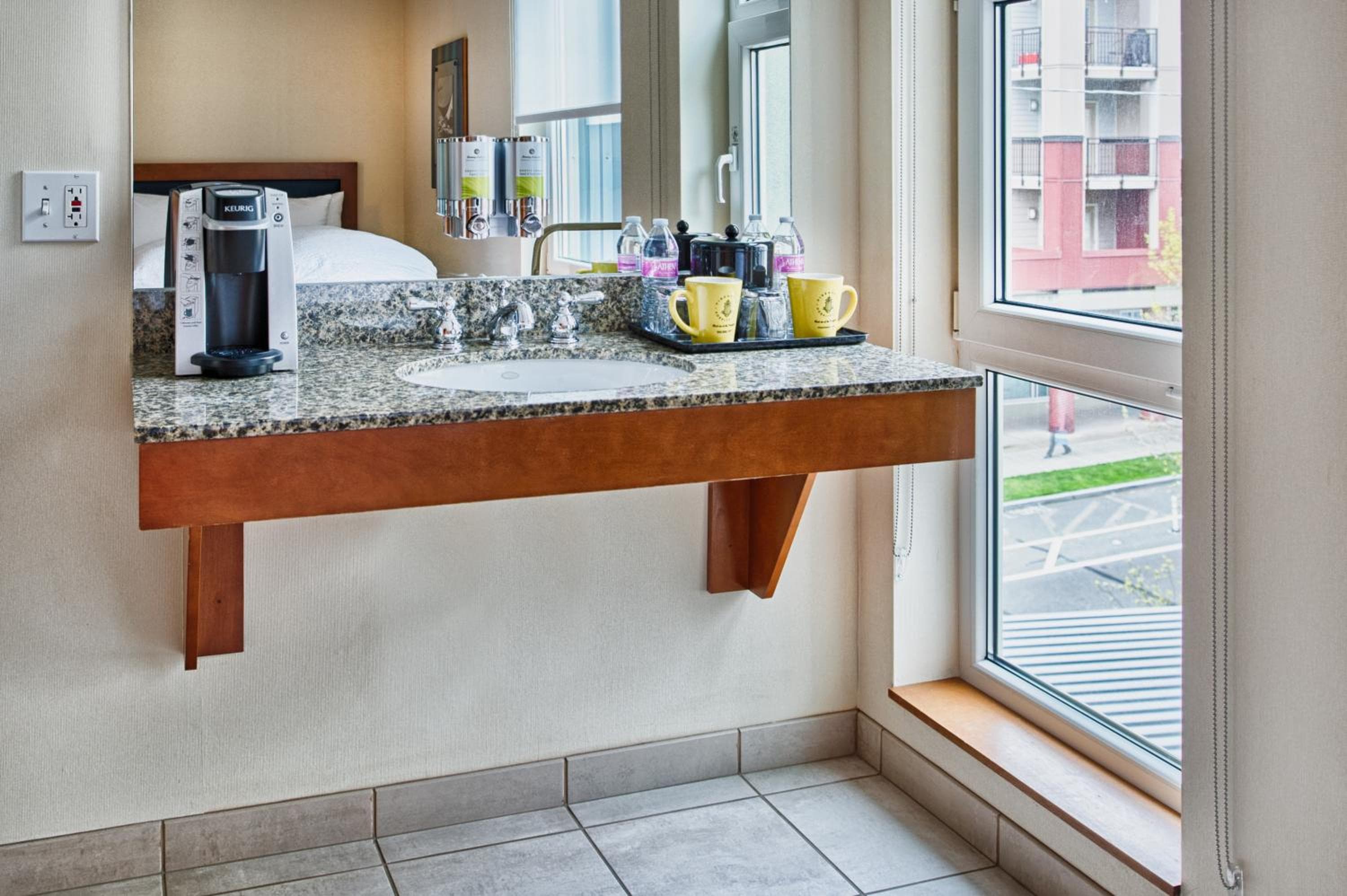 Staypineapple, Watertown Hotel, University District Seattle