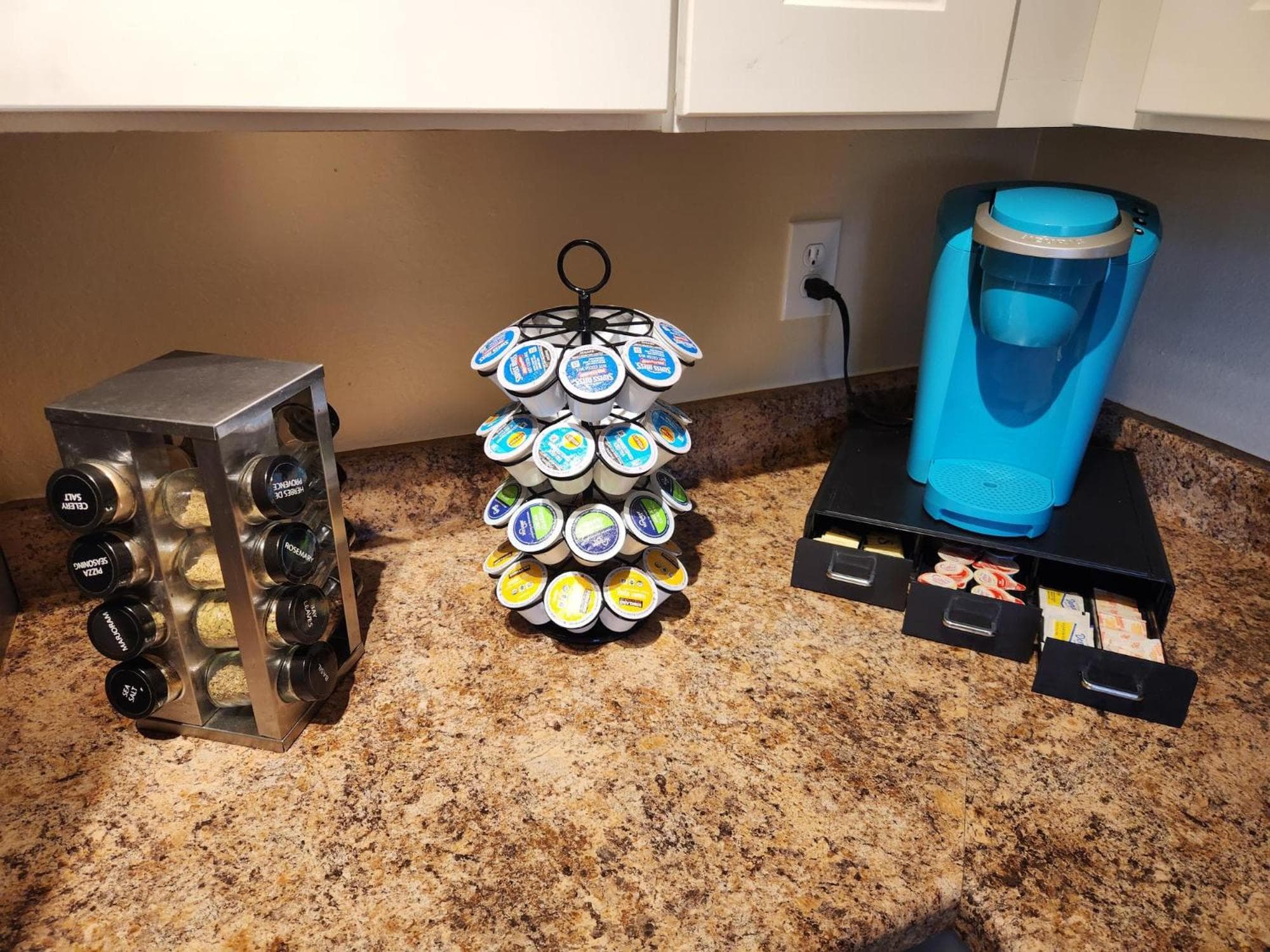 Charming 1-bed apt, cook-ready kitchen, laundry, 5-8 mins to U of A and Downtown