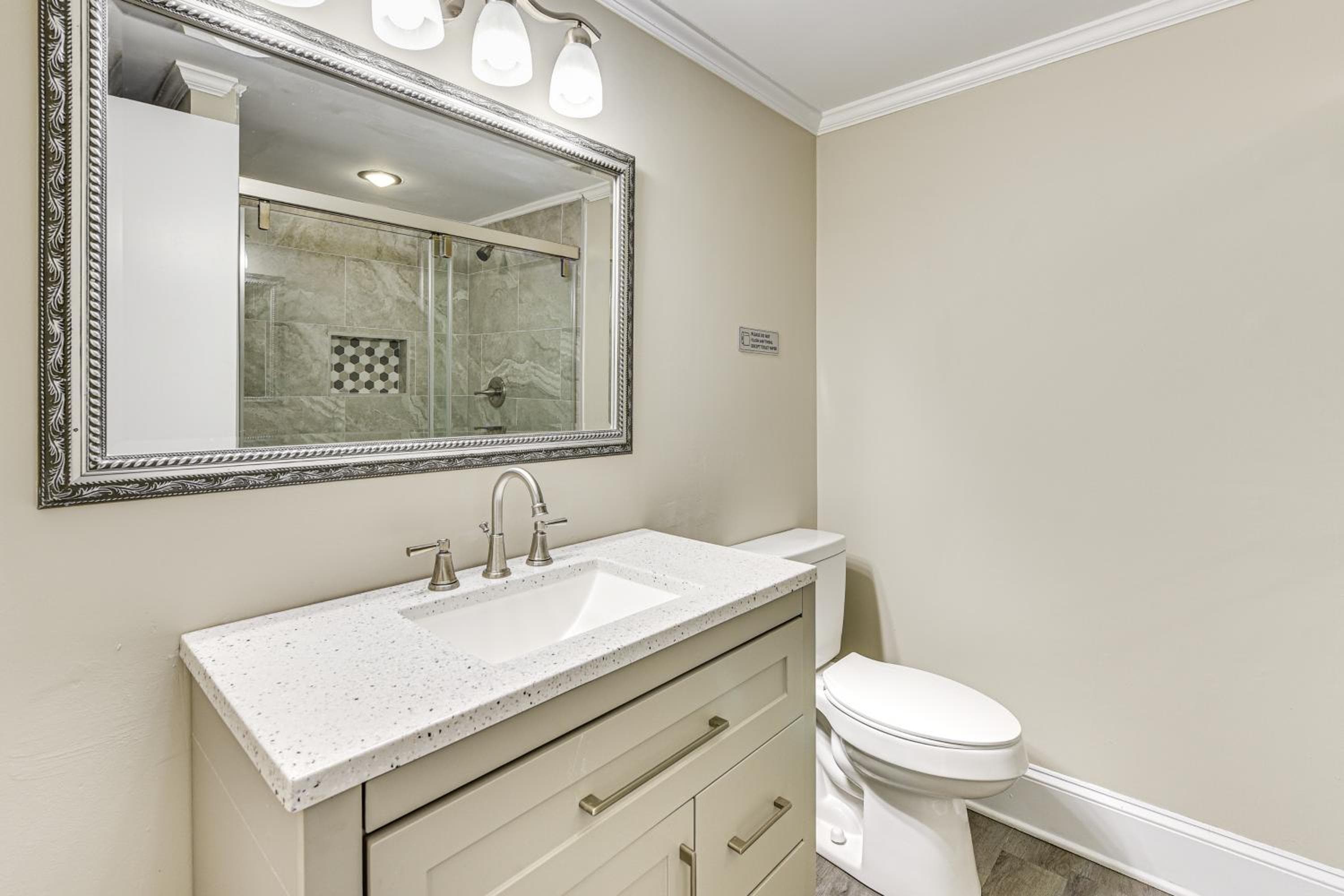 2 Mi to Dtwn Monroe near Wingate Cozy Apt with Patio