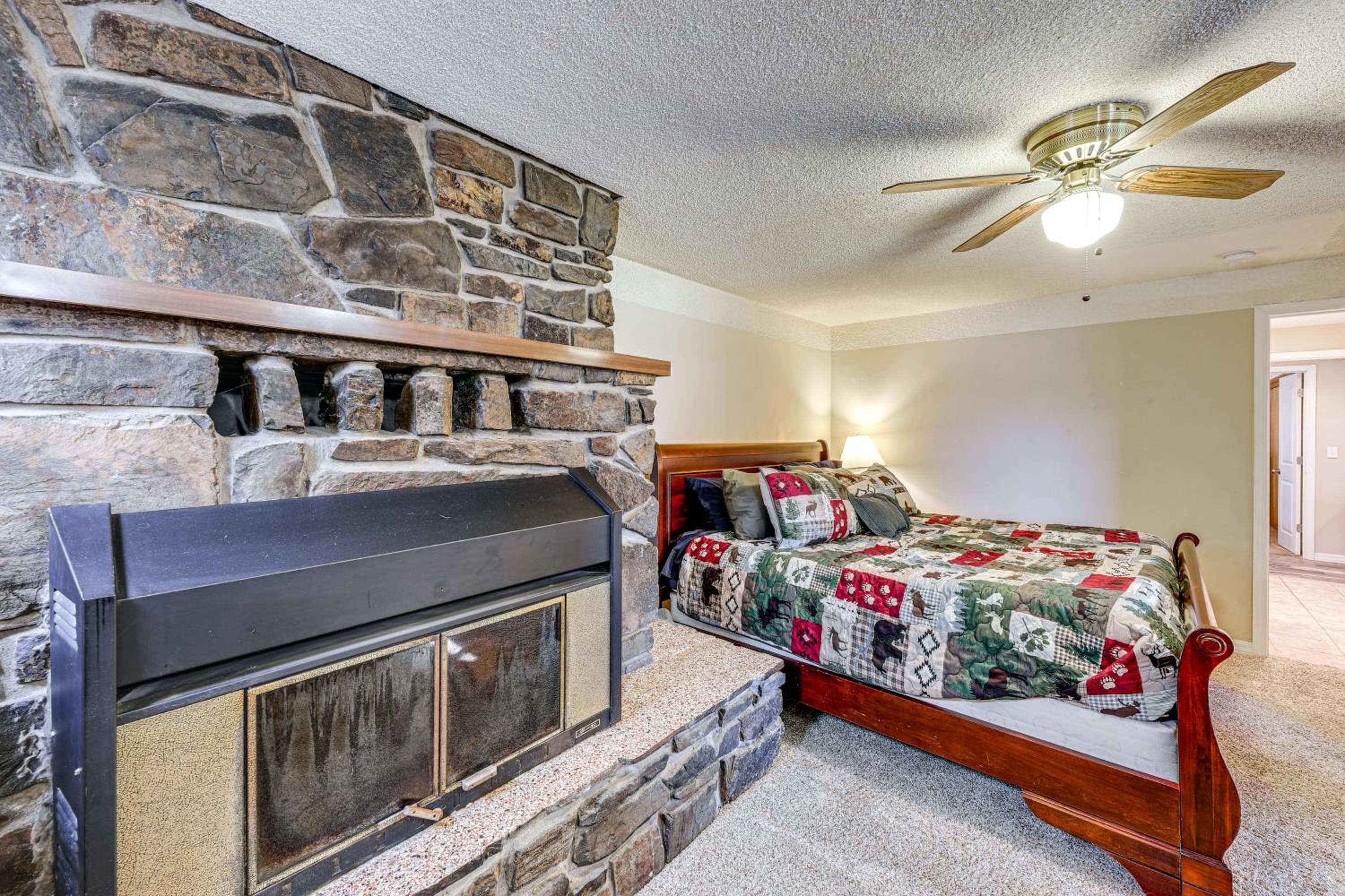 Hot Tub, Views & Private Dock: Polson Haven!