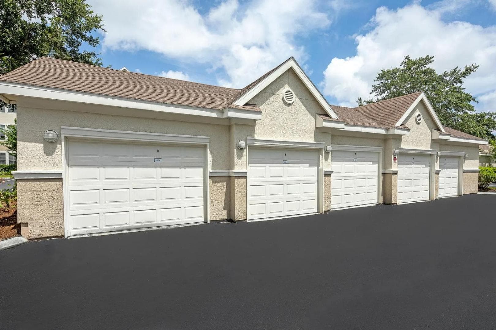 Landing Apartments - Eddison at Deerwood Park