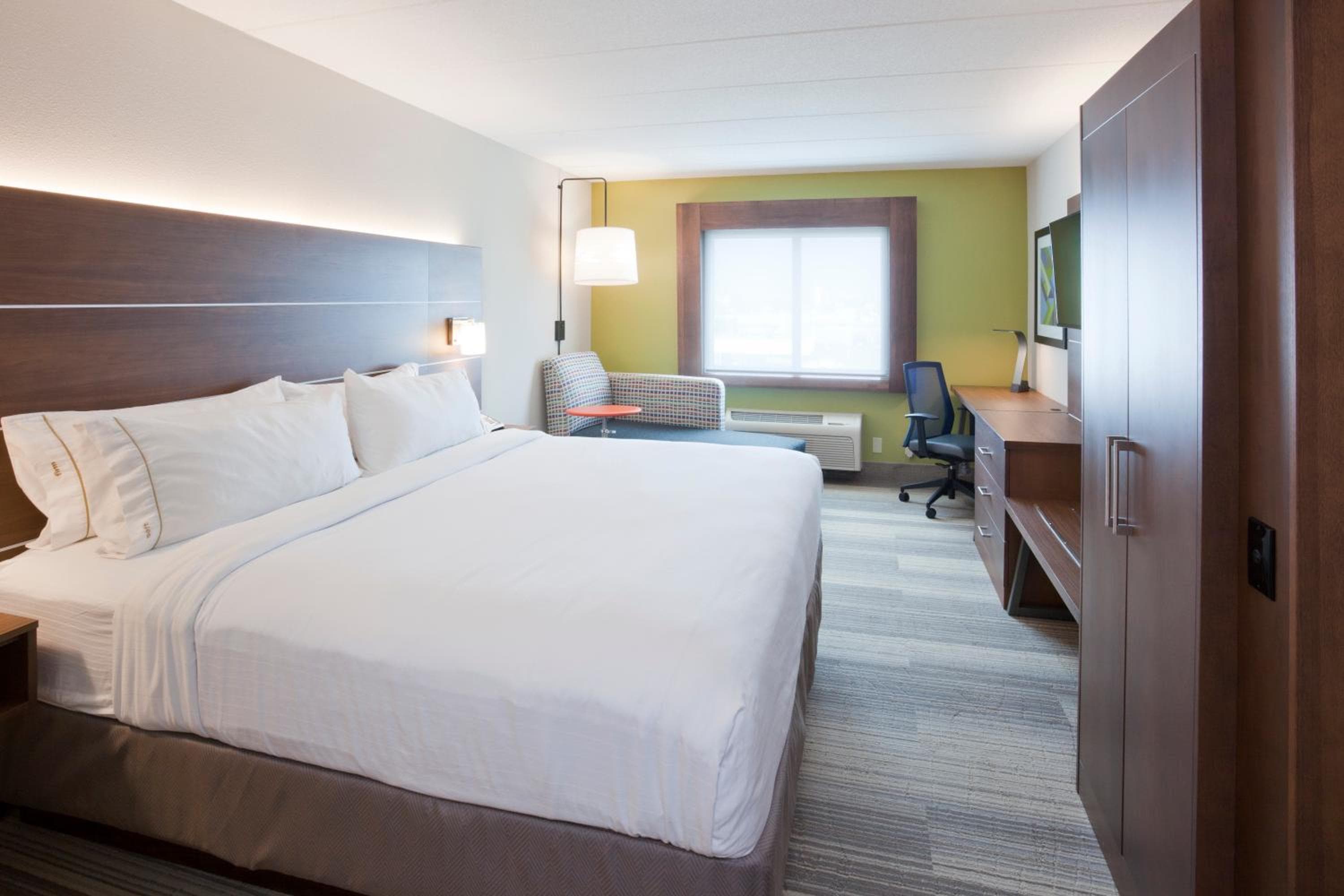 Holiday Inn Express Roseville-St. Paul by IHG