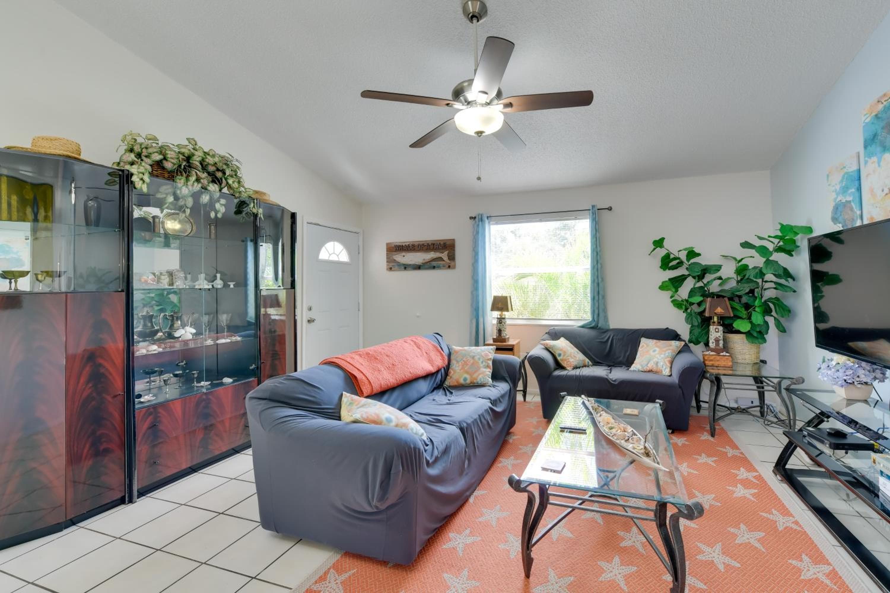 Couple’s Getaway Near Historic Downtown Venice!