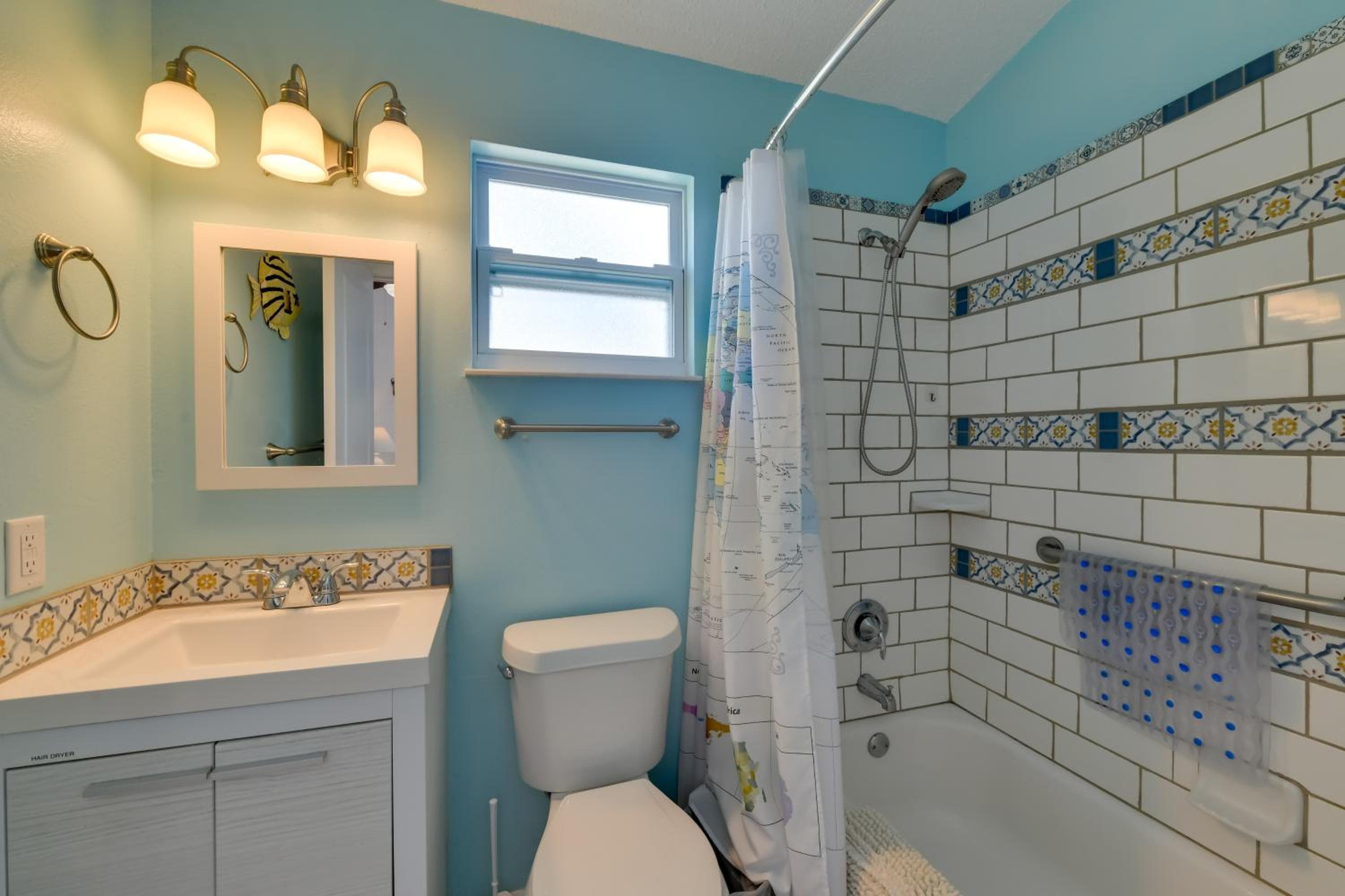 Couple’s Getaway Near Historic Downtown Venice!