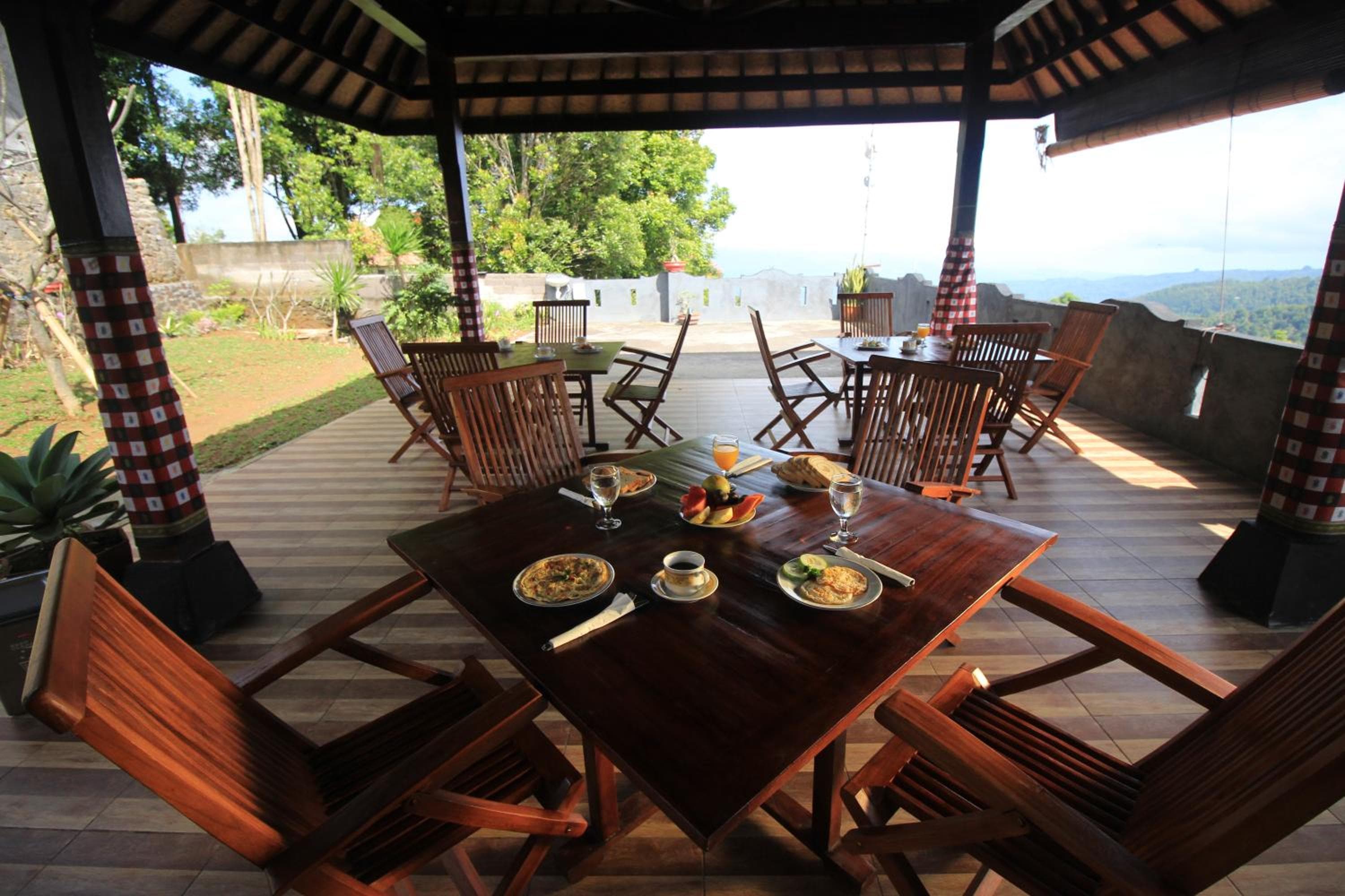 Adila Warung and Homestay