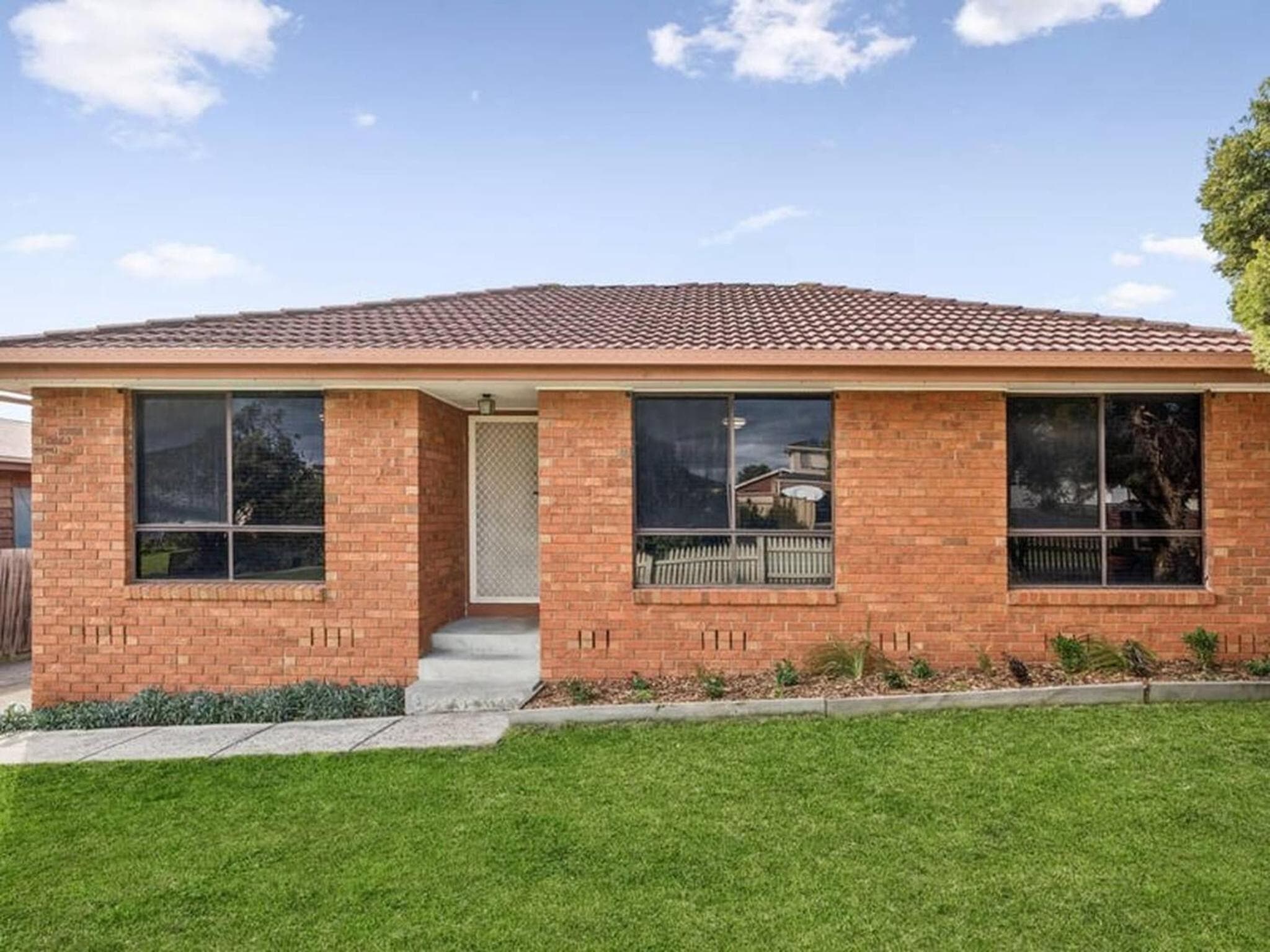 Charming 3-Bedroom House in Meadow Heights - Perfect Family Retreat