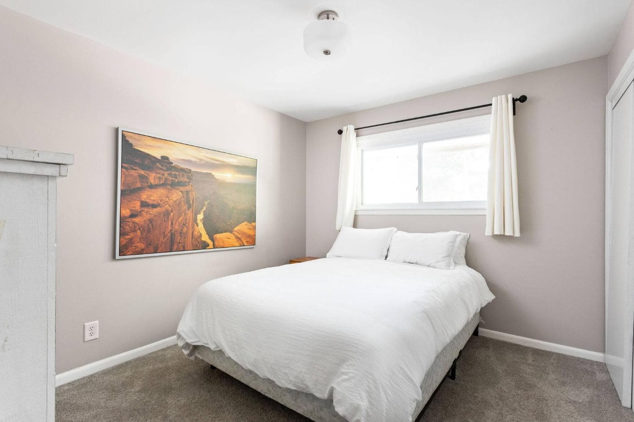 4Bedroom 2 Bath Home in Arts District-Smoky Row A Duplex