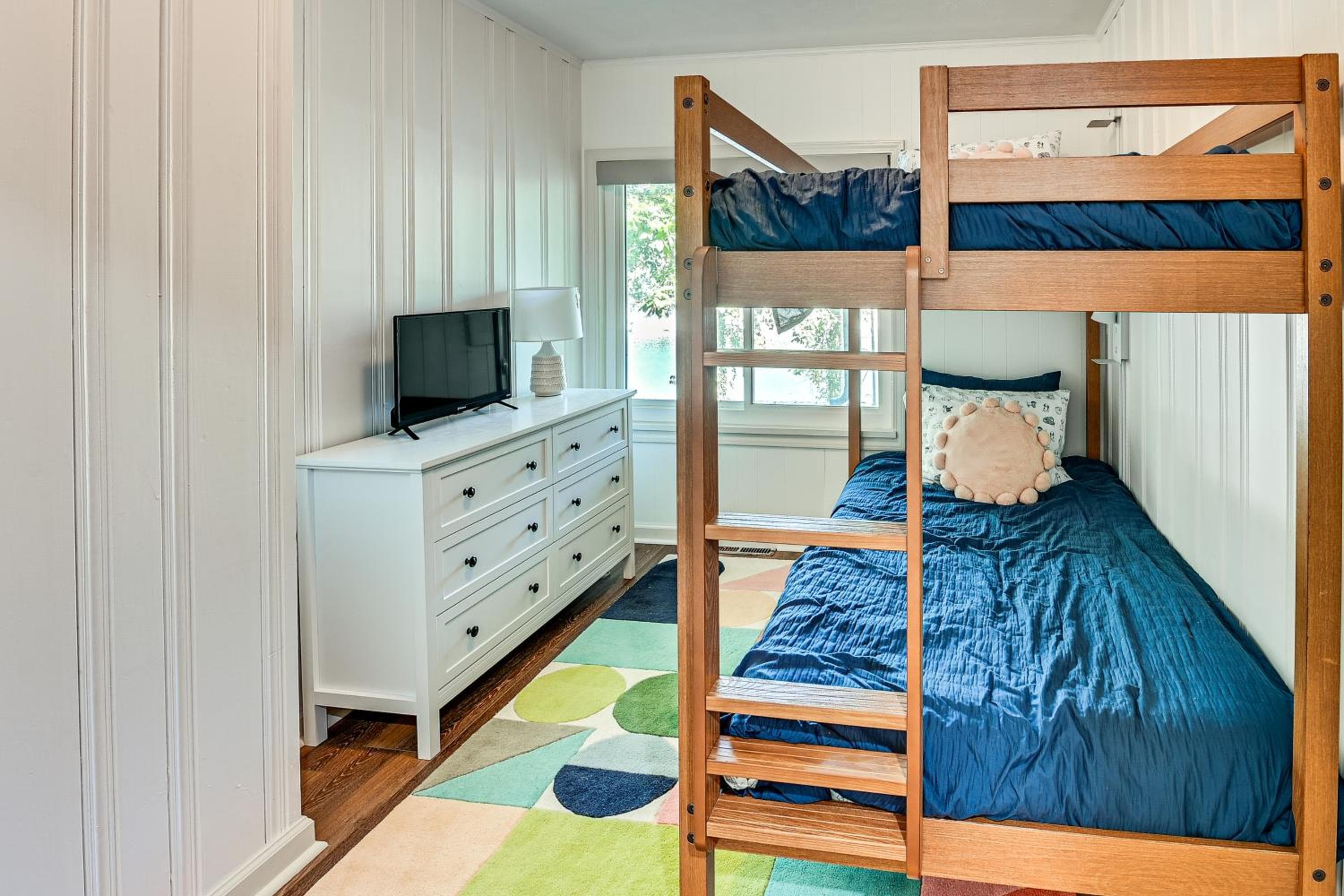 Herrington Lake Retreat w/ Dock, 1 Mi to Marina!