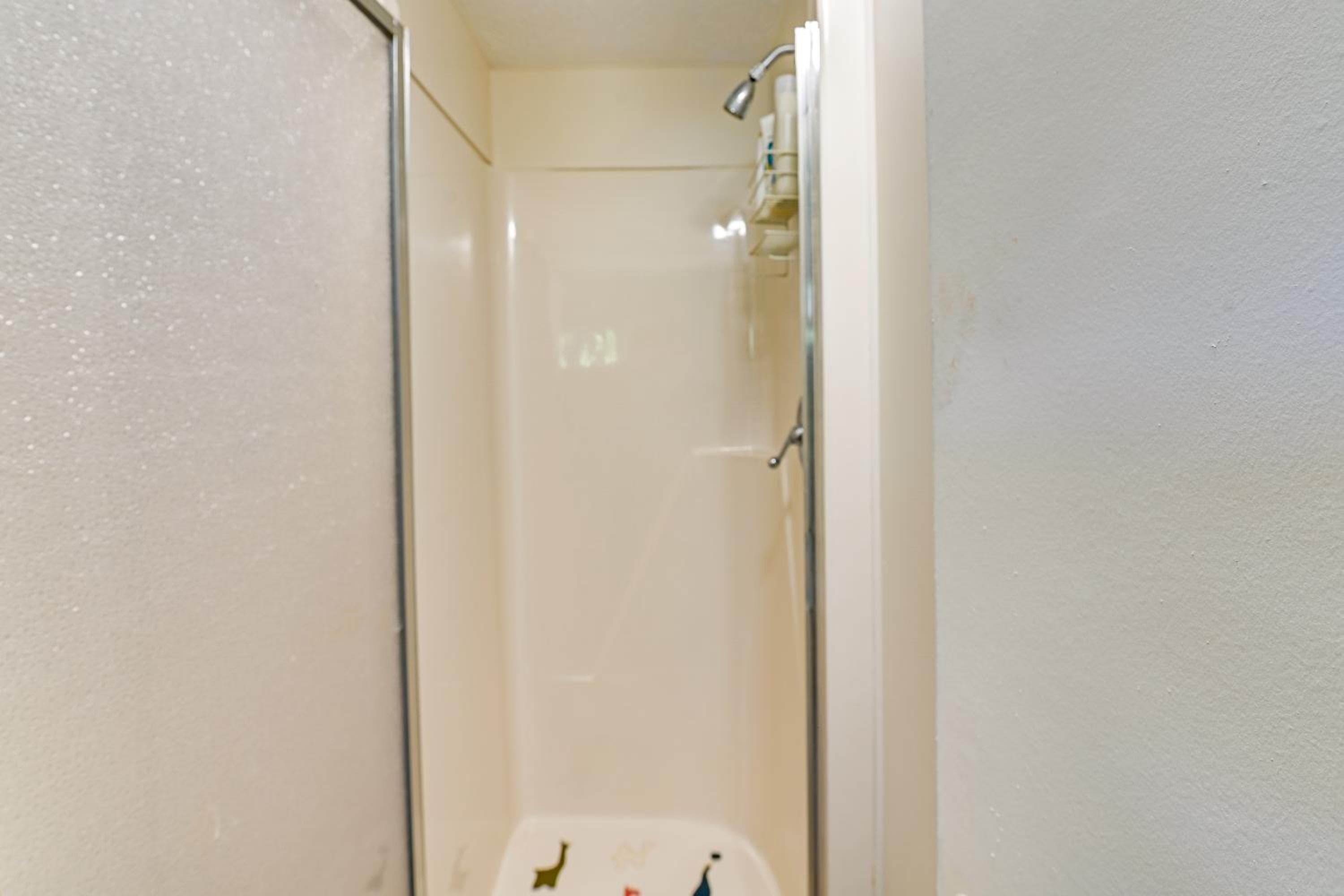 Herrington Lake Retreat w/ Dock, 1 Mi to Marina!