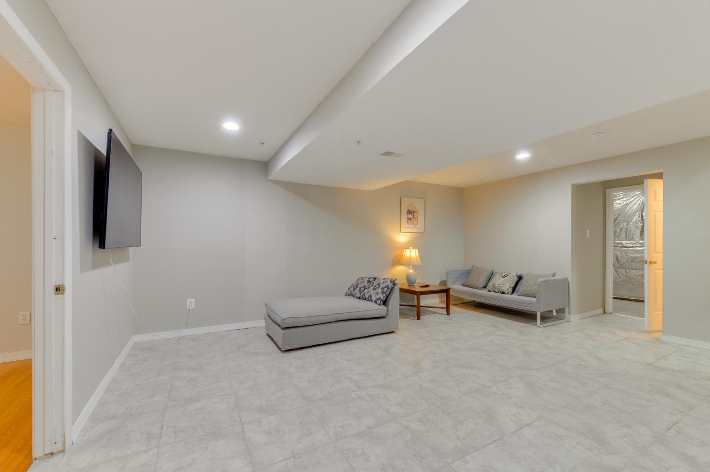 Close to Hospital and White Marsh! Rosedale Townhome