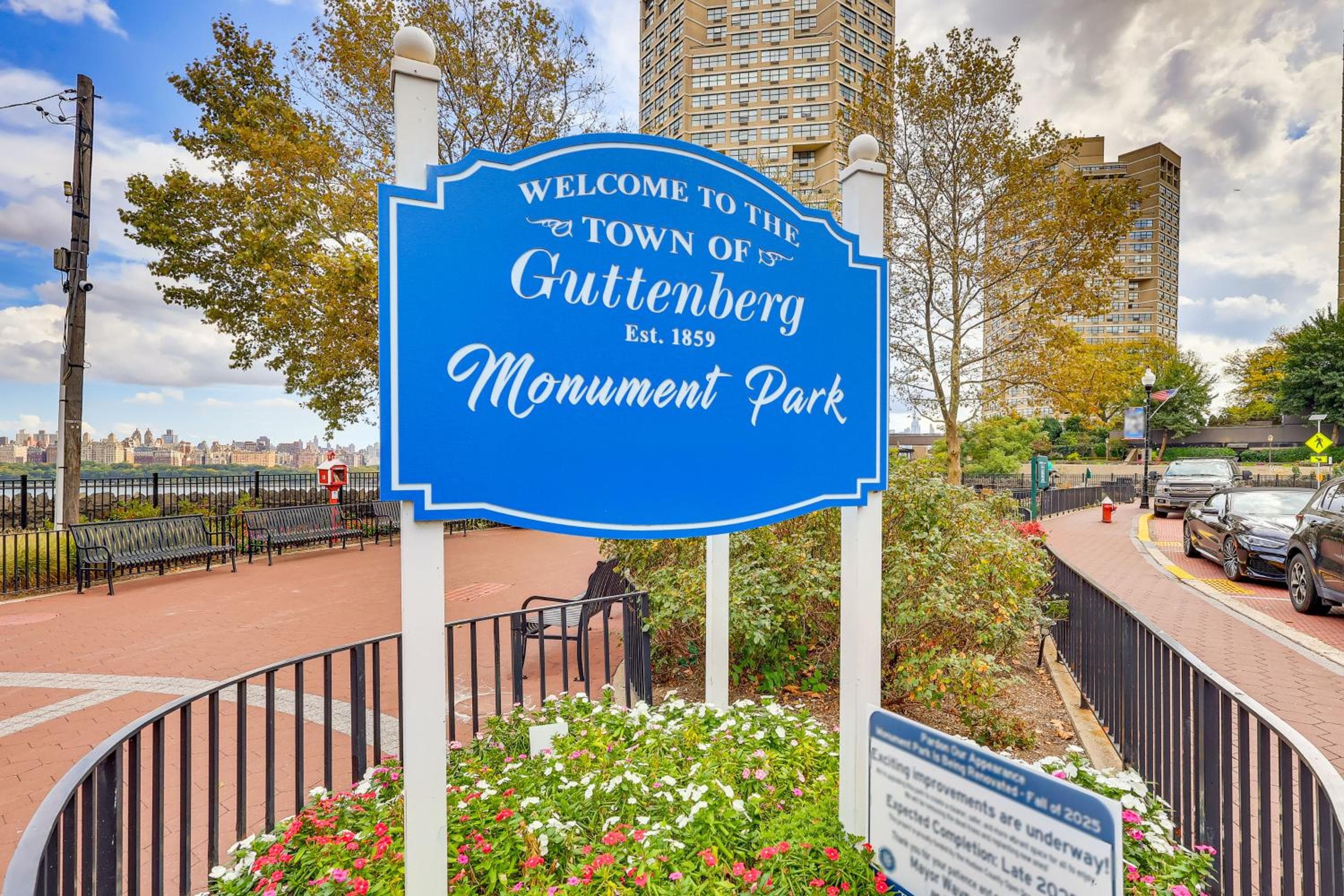 Easy NYC Commute: Guttenberg Getaway Near Parks