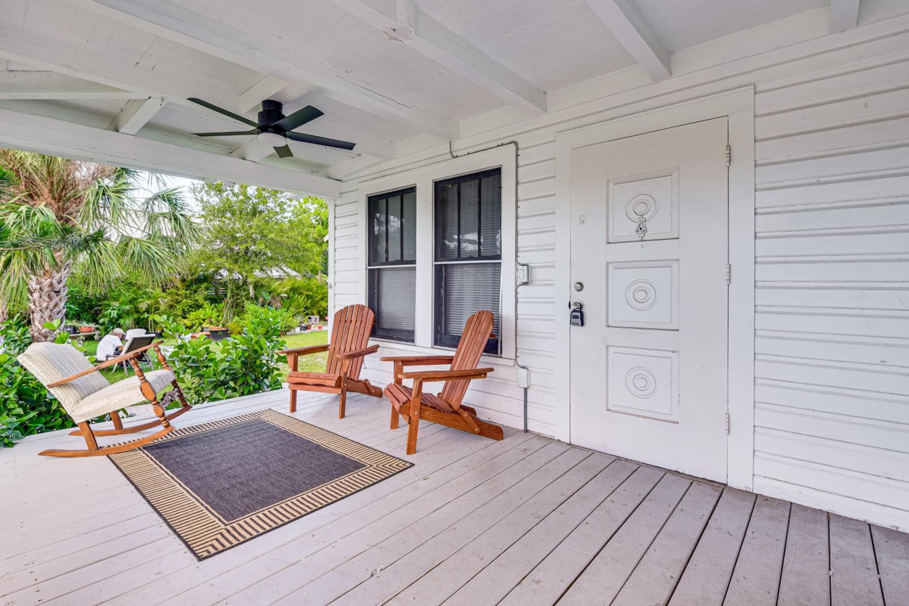 Stroll to Bradenton Riverwalk! Stylish Apartment