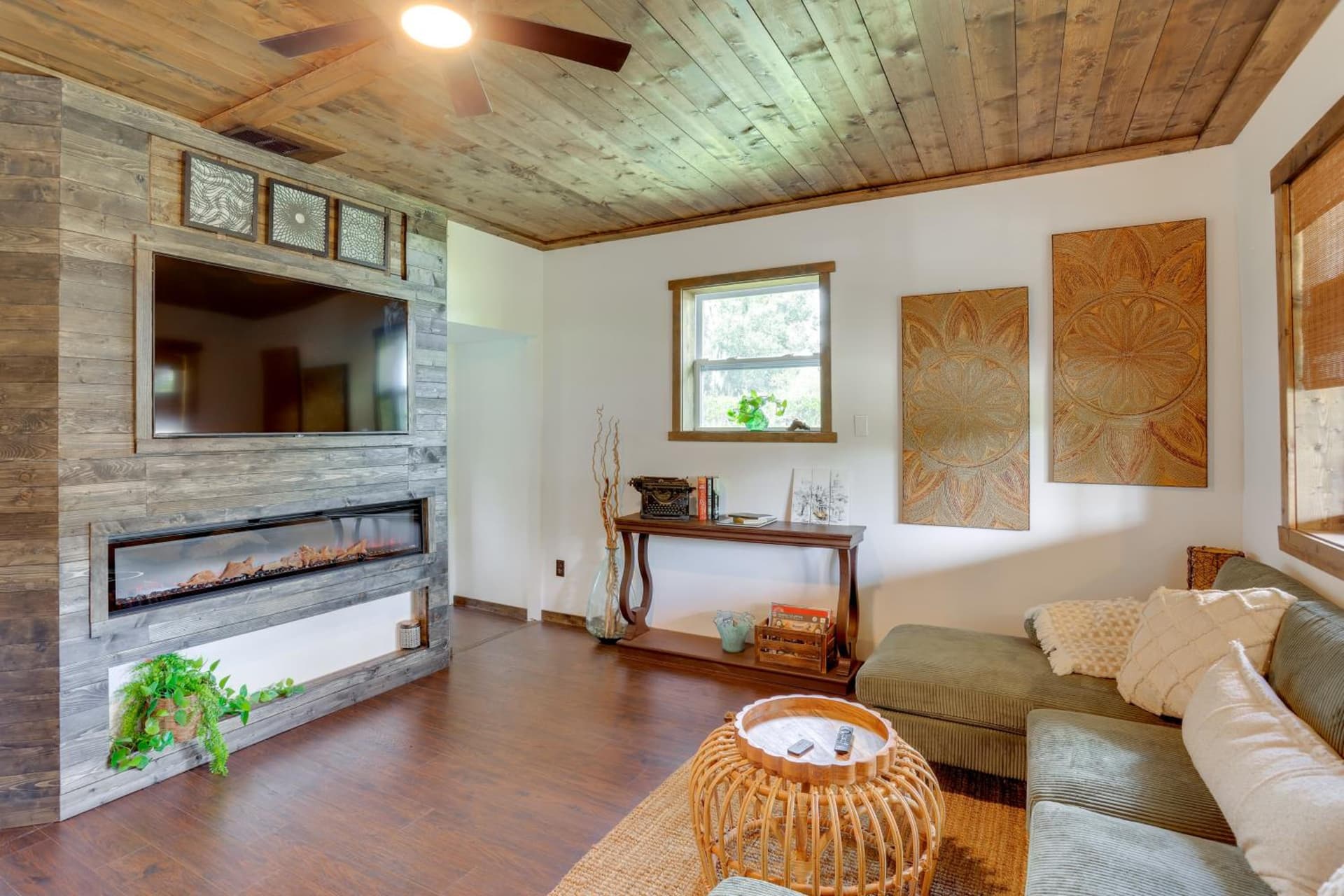 < 1 Mi to Downtown Arcadia: Tranquil Wooded Escape