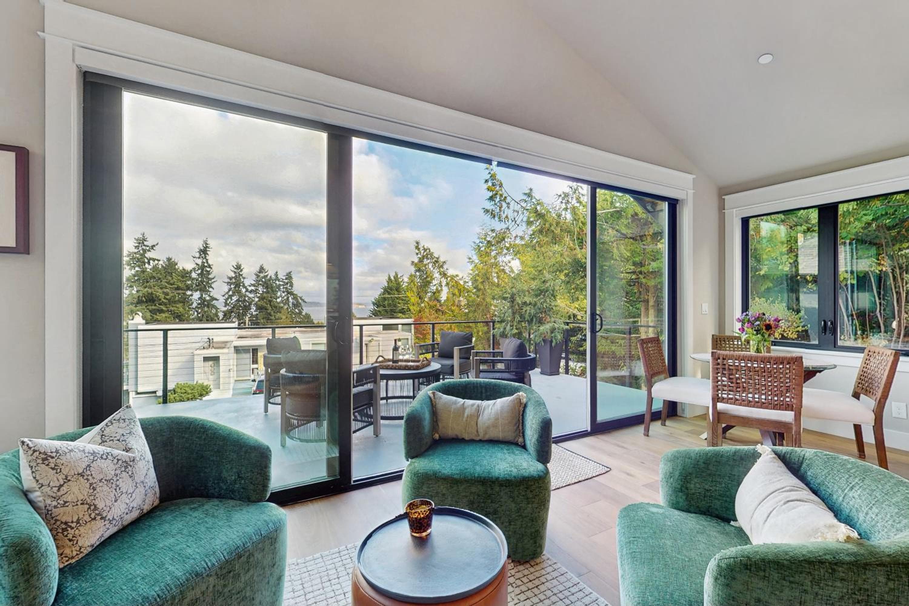 Mtn & Puget Sound Views at Mukilteo Retreat