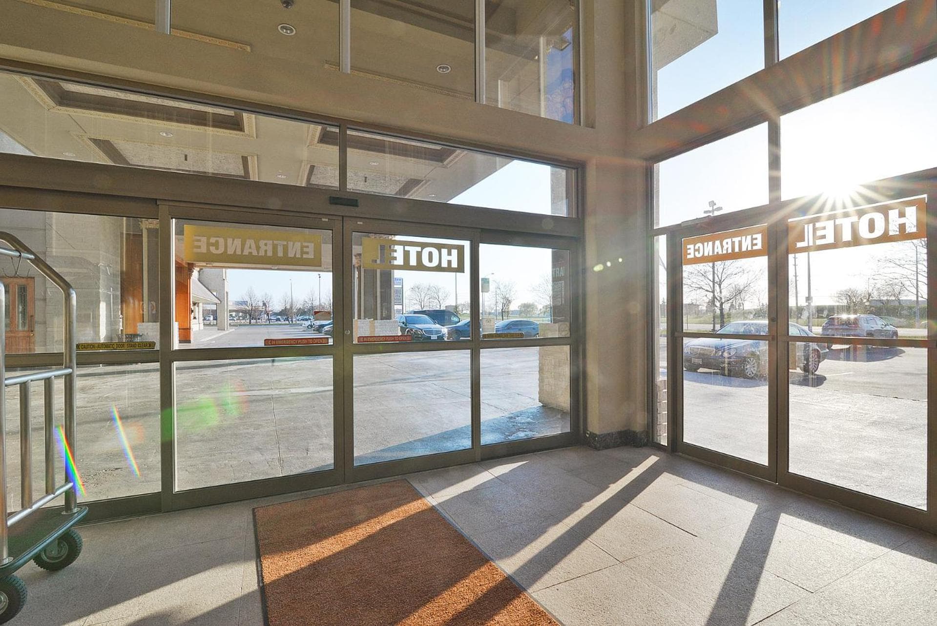 Woodbine Hotel & Suites