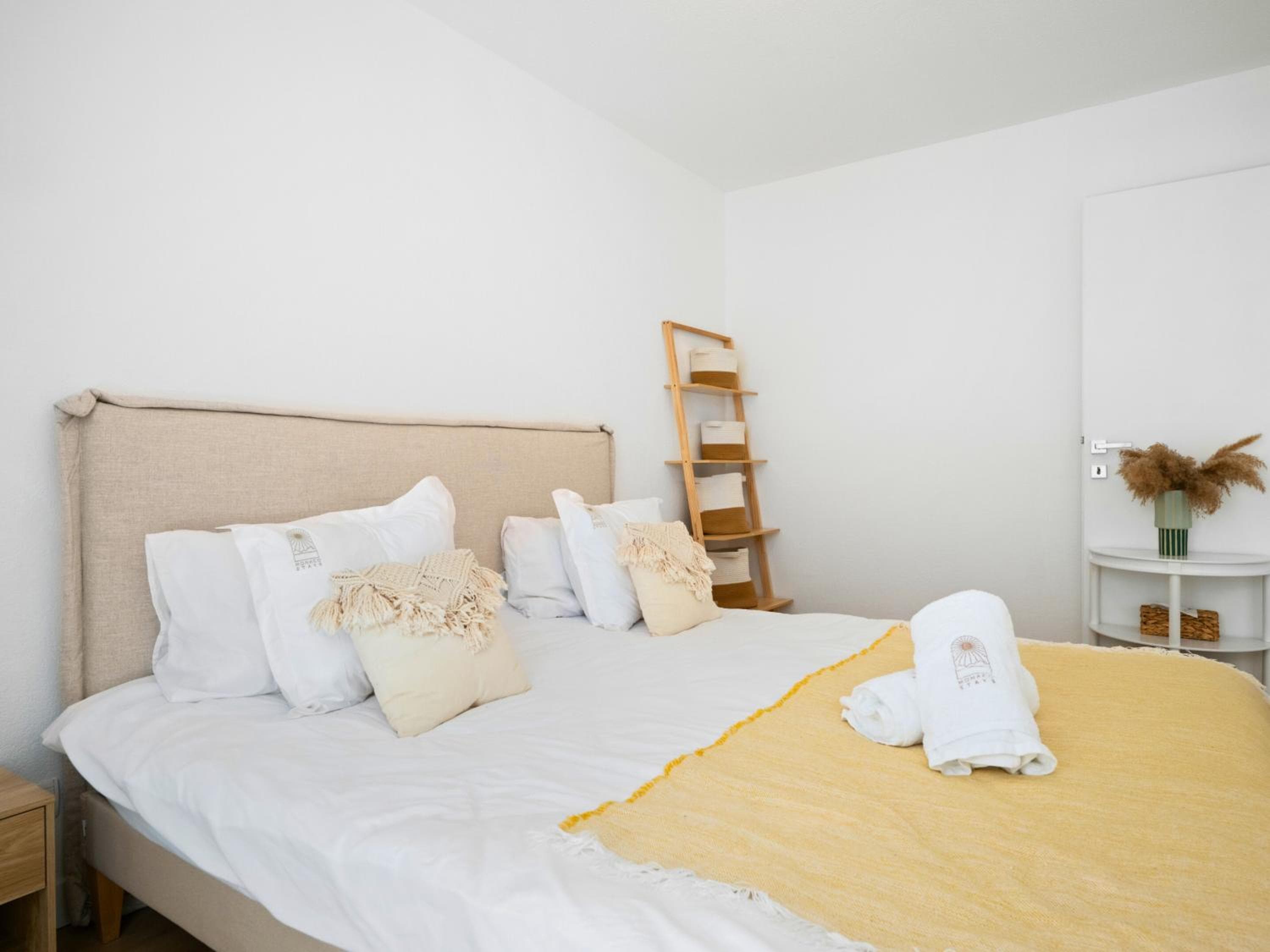 Le Cocon - A peaceful stay just 5 minutes from Monaco - Free private parking - Terrace & balcony - 20-minute walk to Port