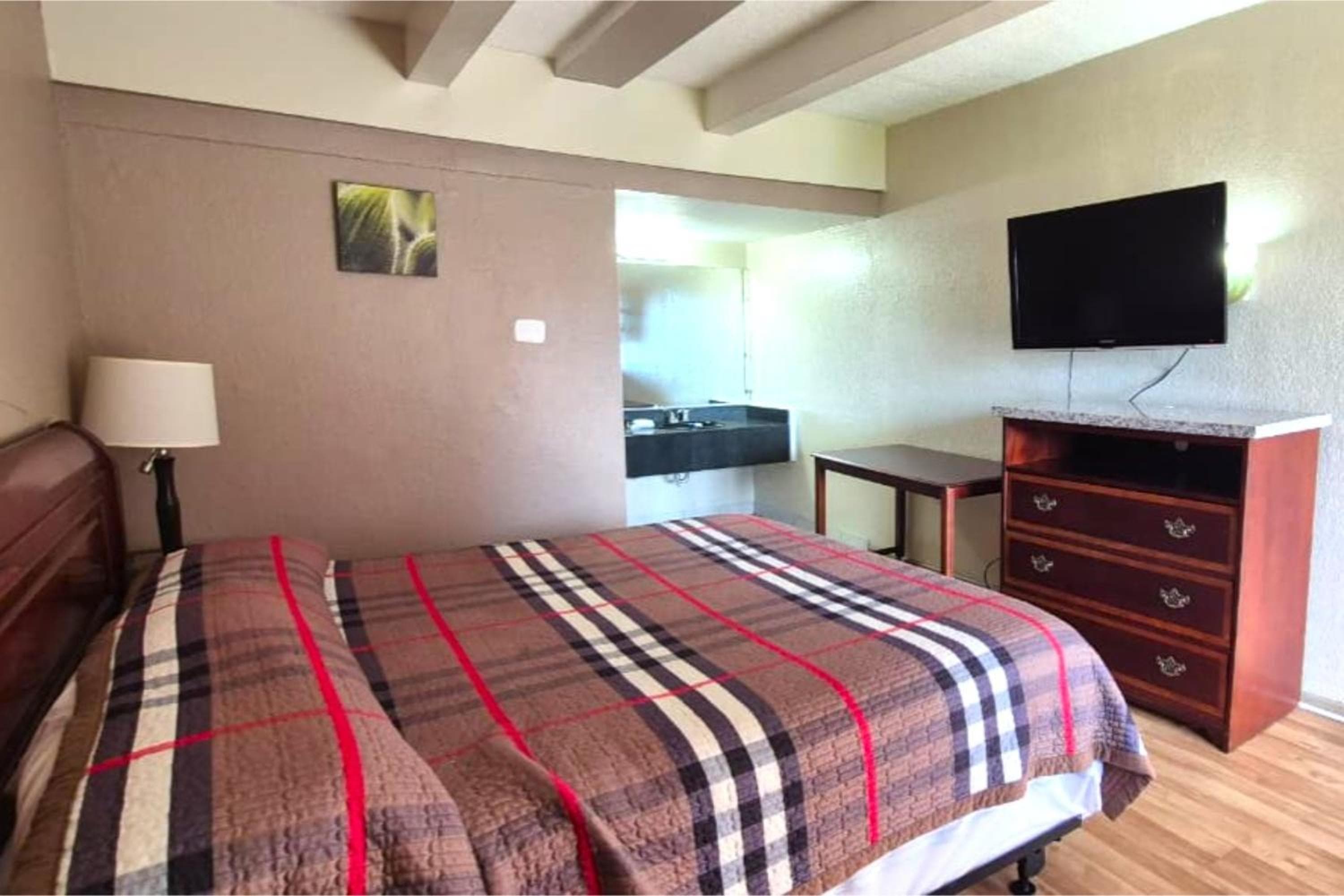 Saratoga Motel By Capital O Near Midway Airport Chicago IL