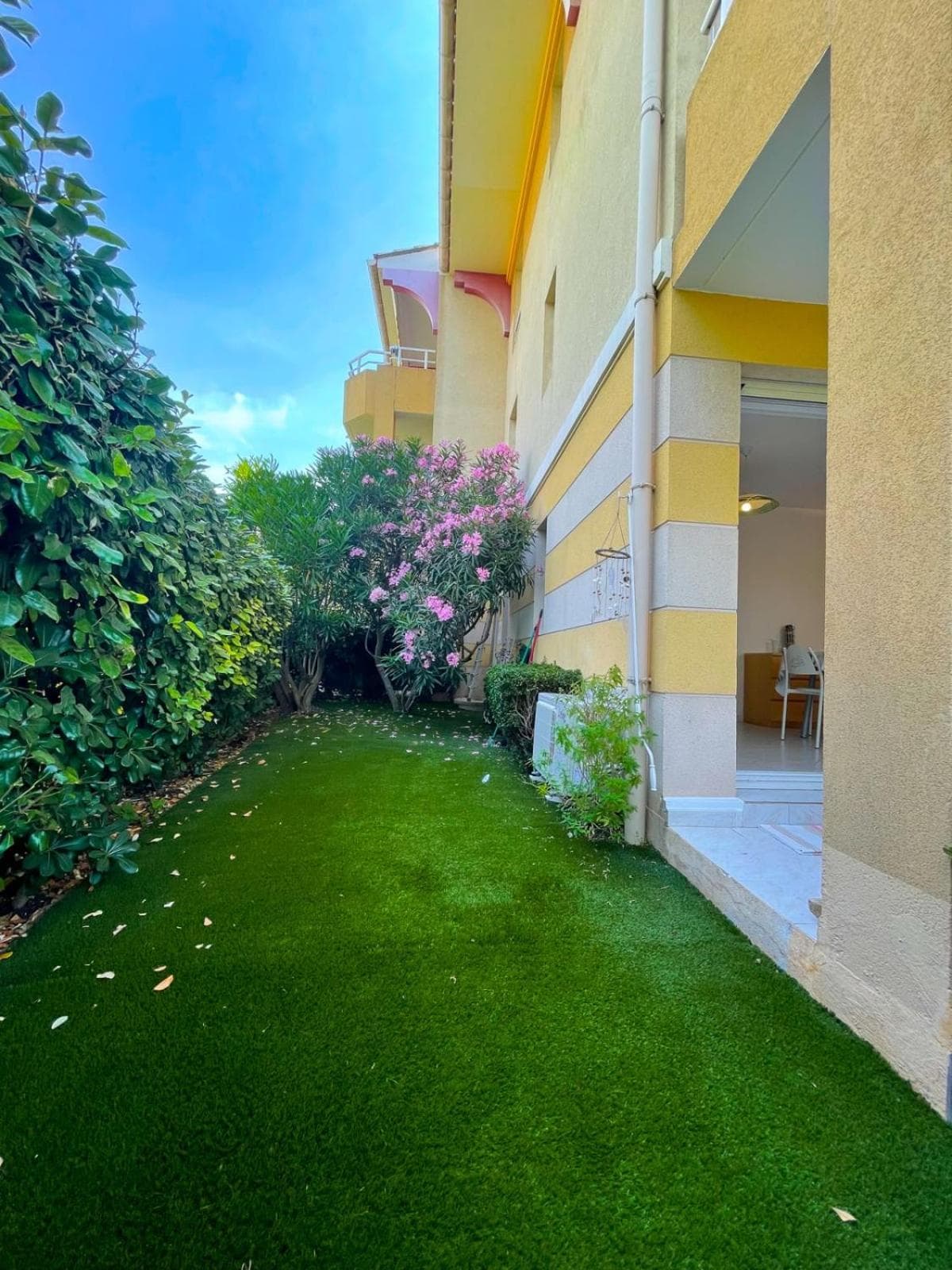 Superb Apartment With Garden Near The Sea